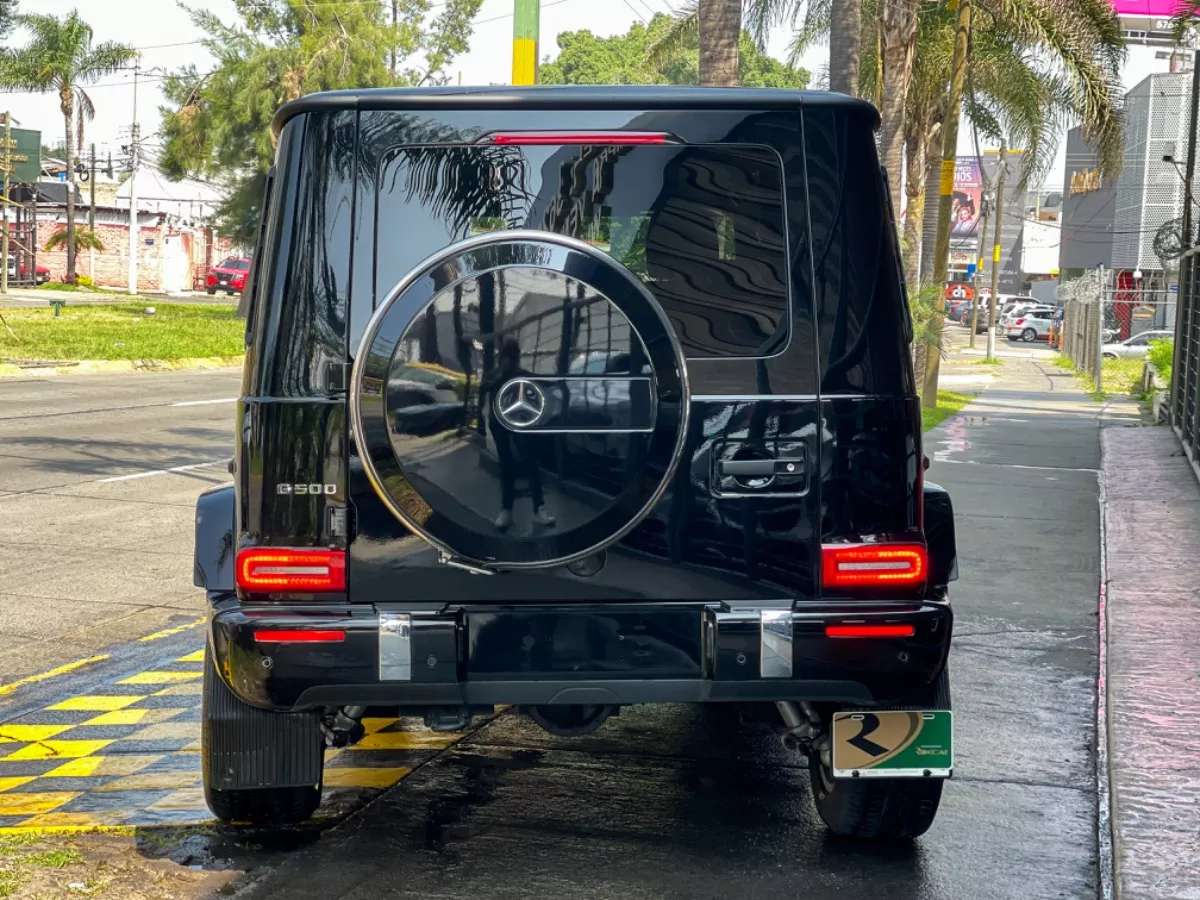 Car image 10
