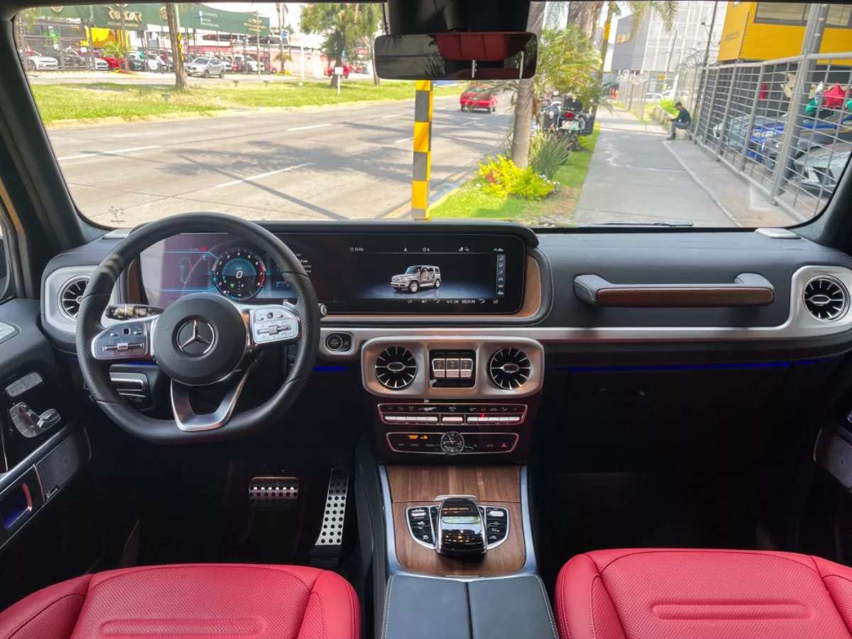 Car image 13
