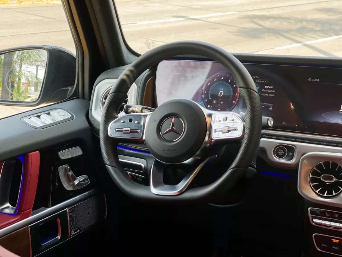 Car image 15