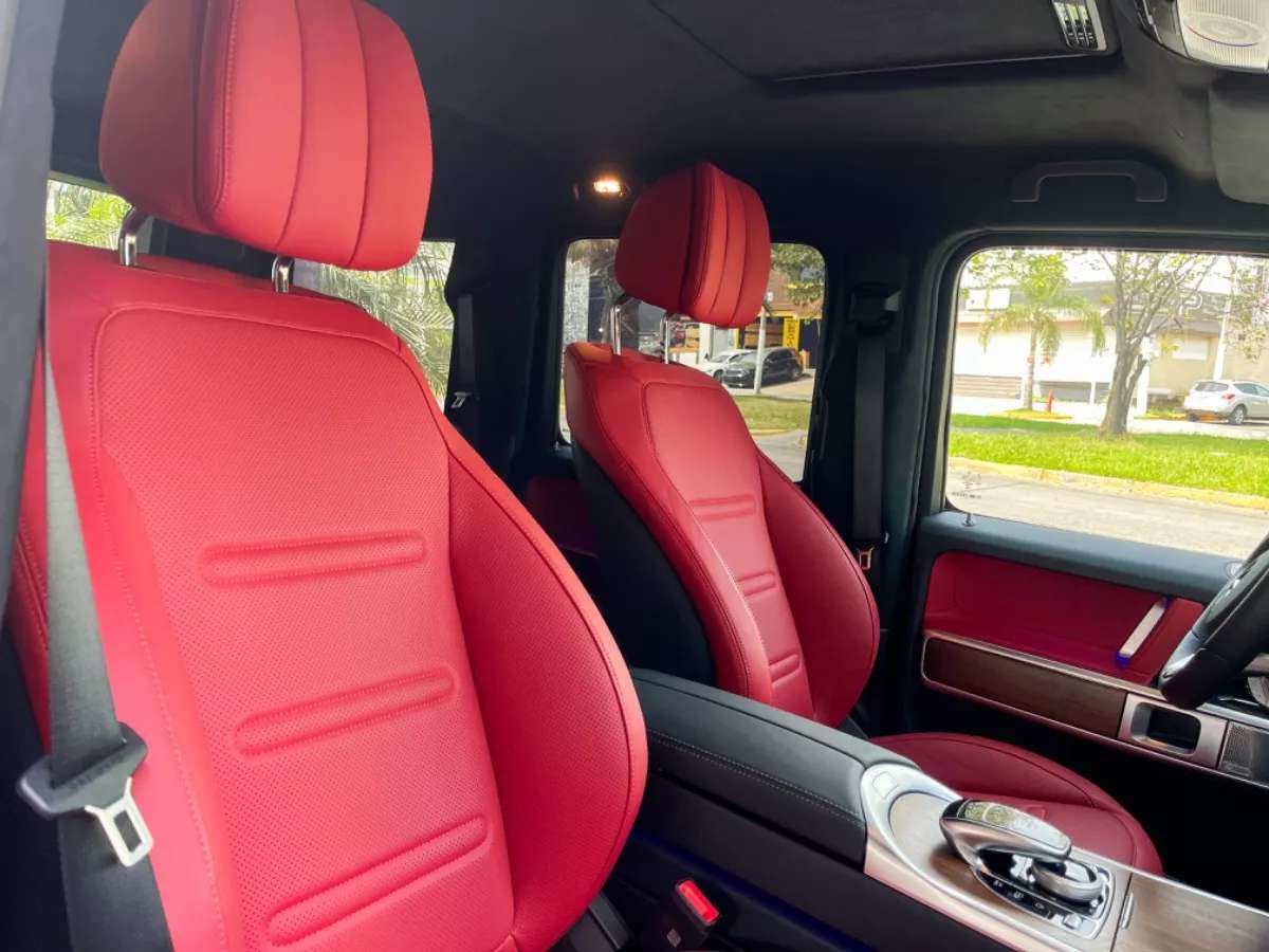 Car image 18