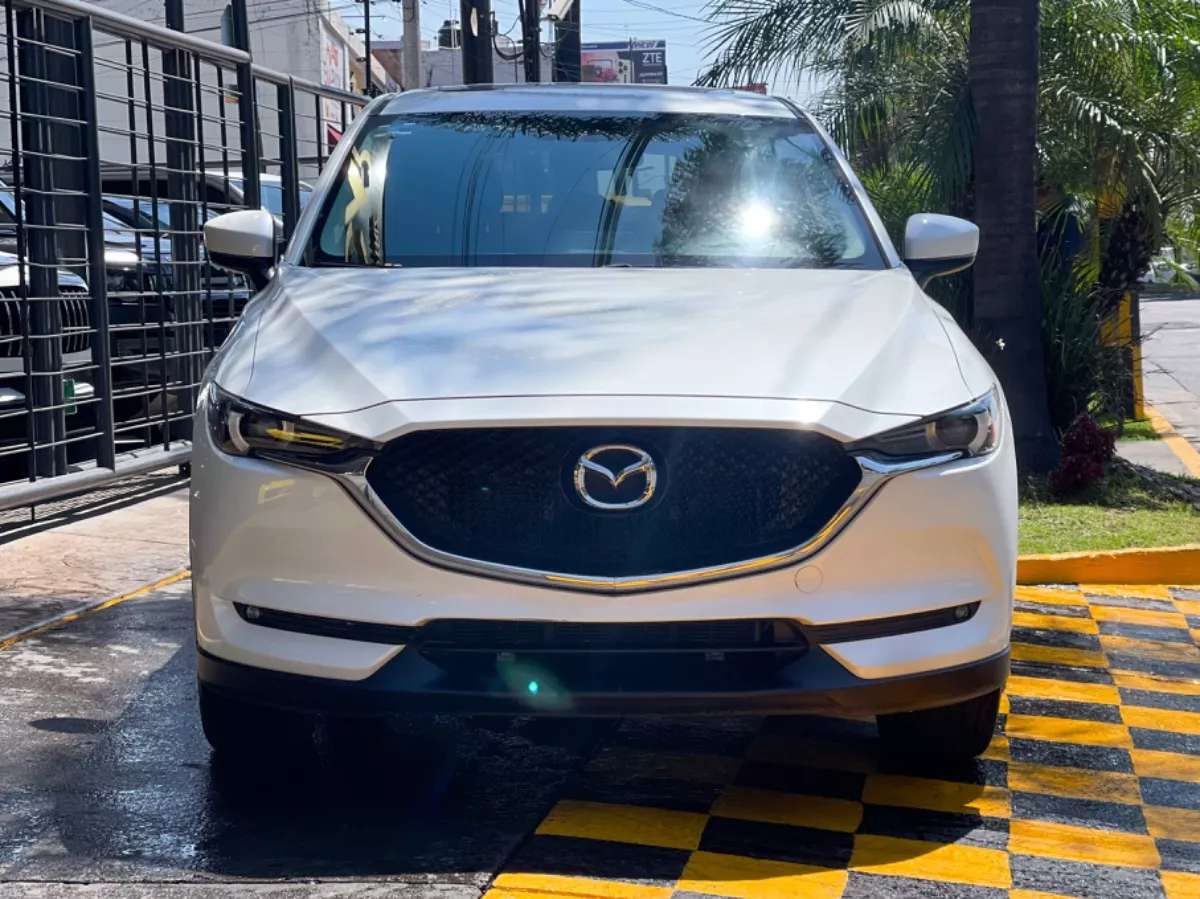 Car image 3