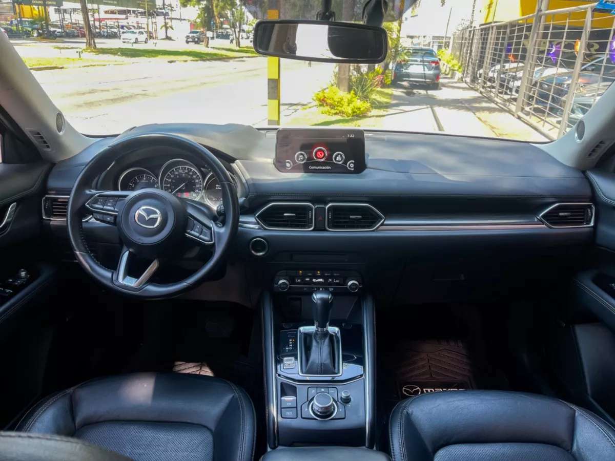 Car image 13