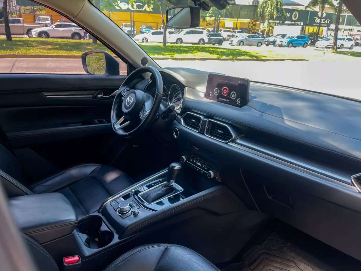 Car image 15