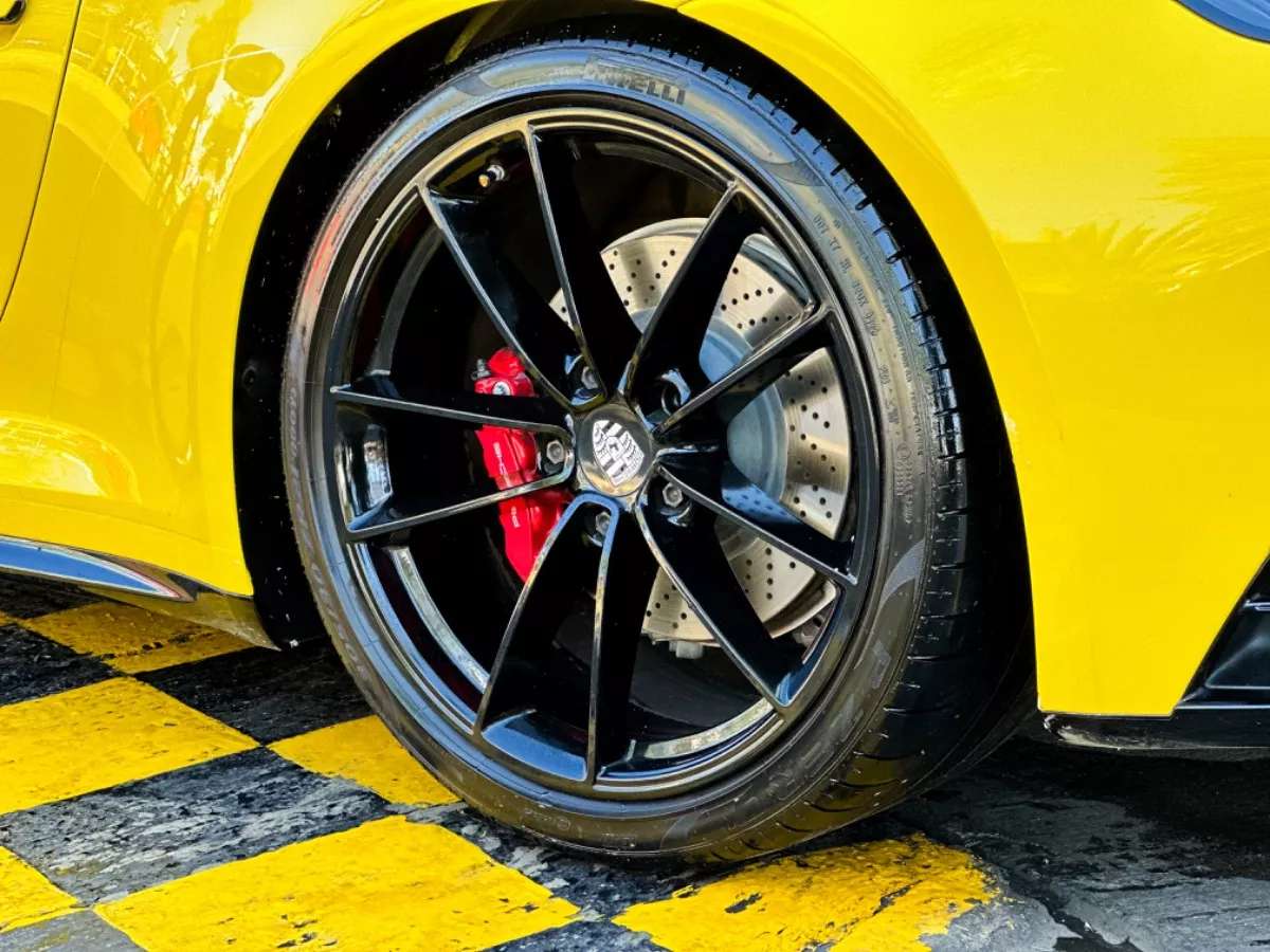 Car image 8