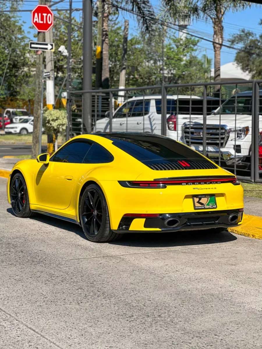 Car image 15