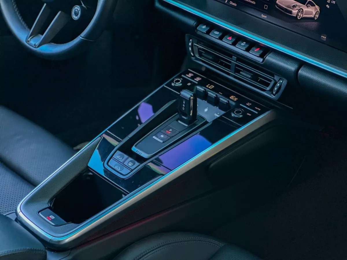 Car image 20