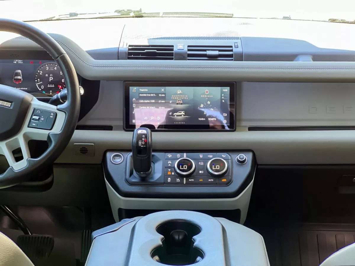 Car image 17