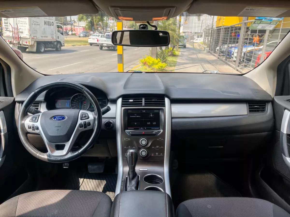 Car image 10