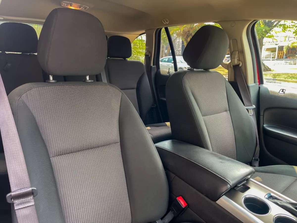 Car image 14