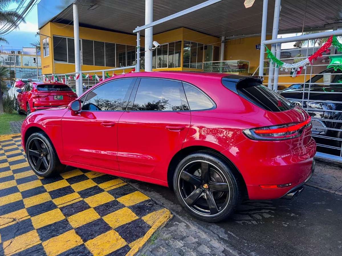 Car image 6