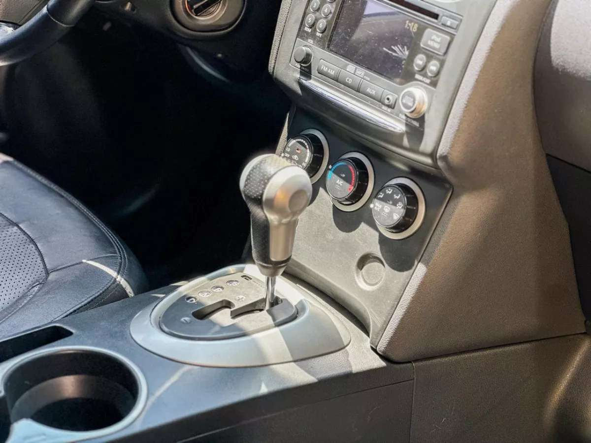 Car image 13