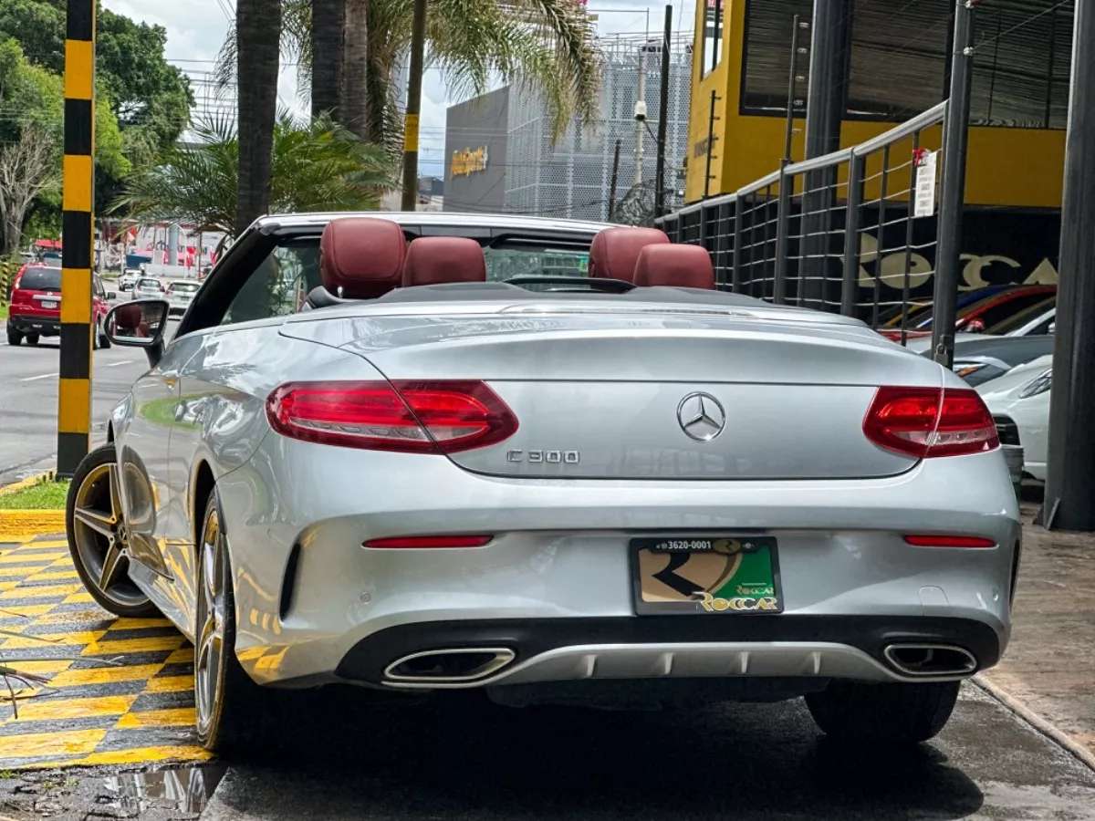 Car image 8