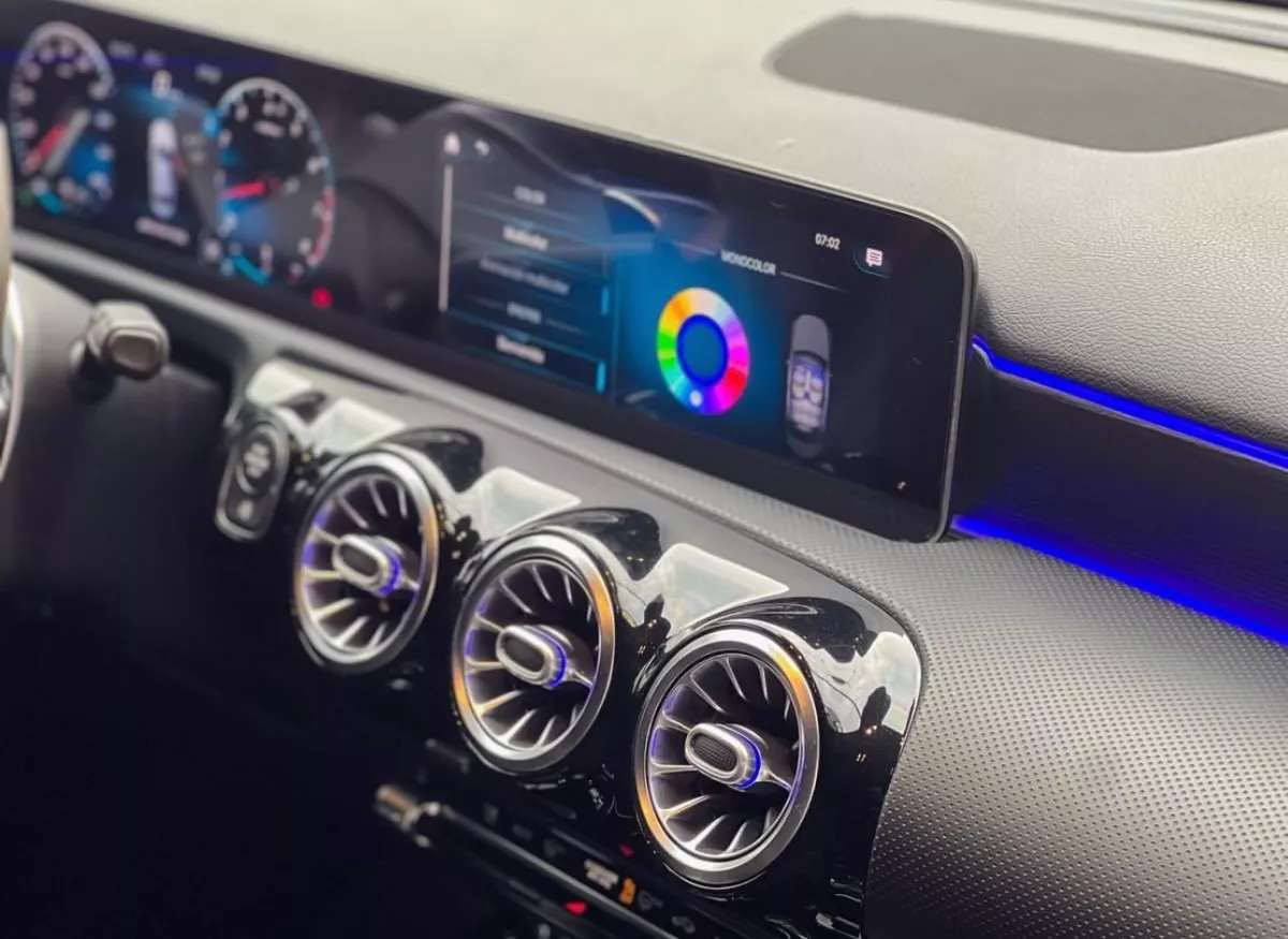 Car image 9