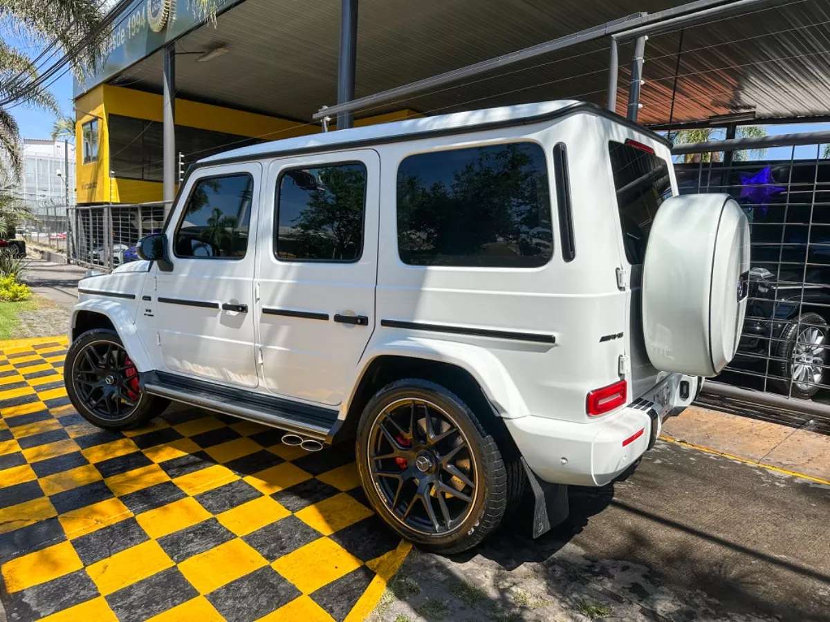Car image 8