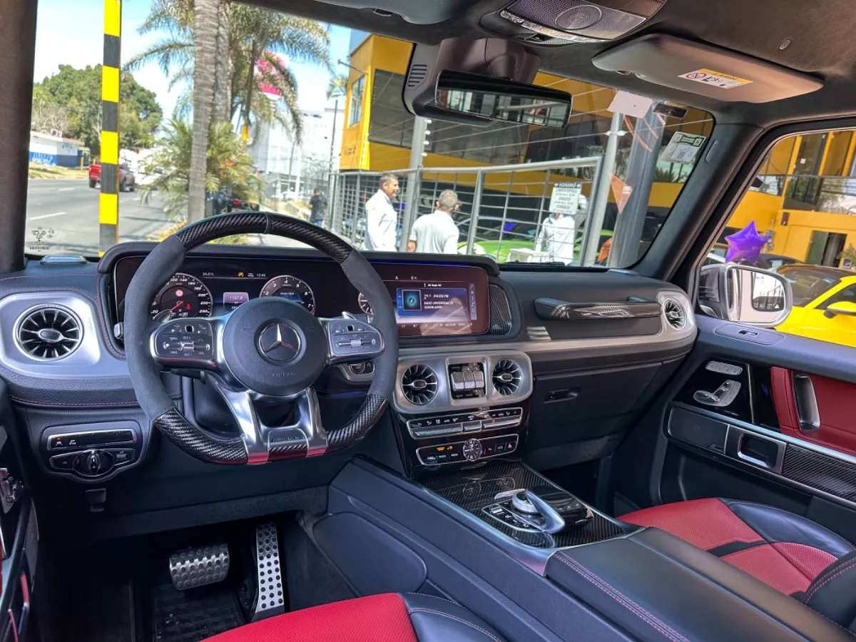 Car image 13