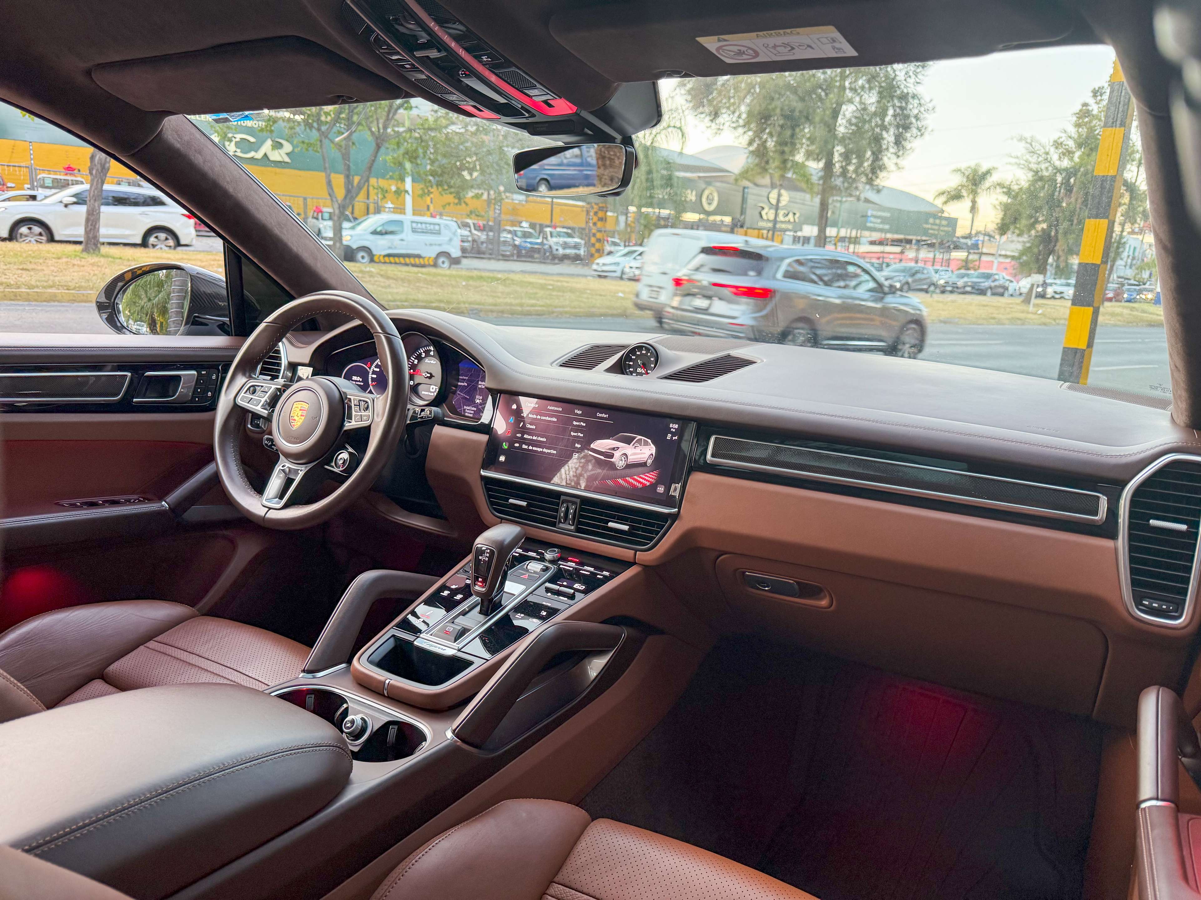 Car image 15