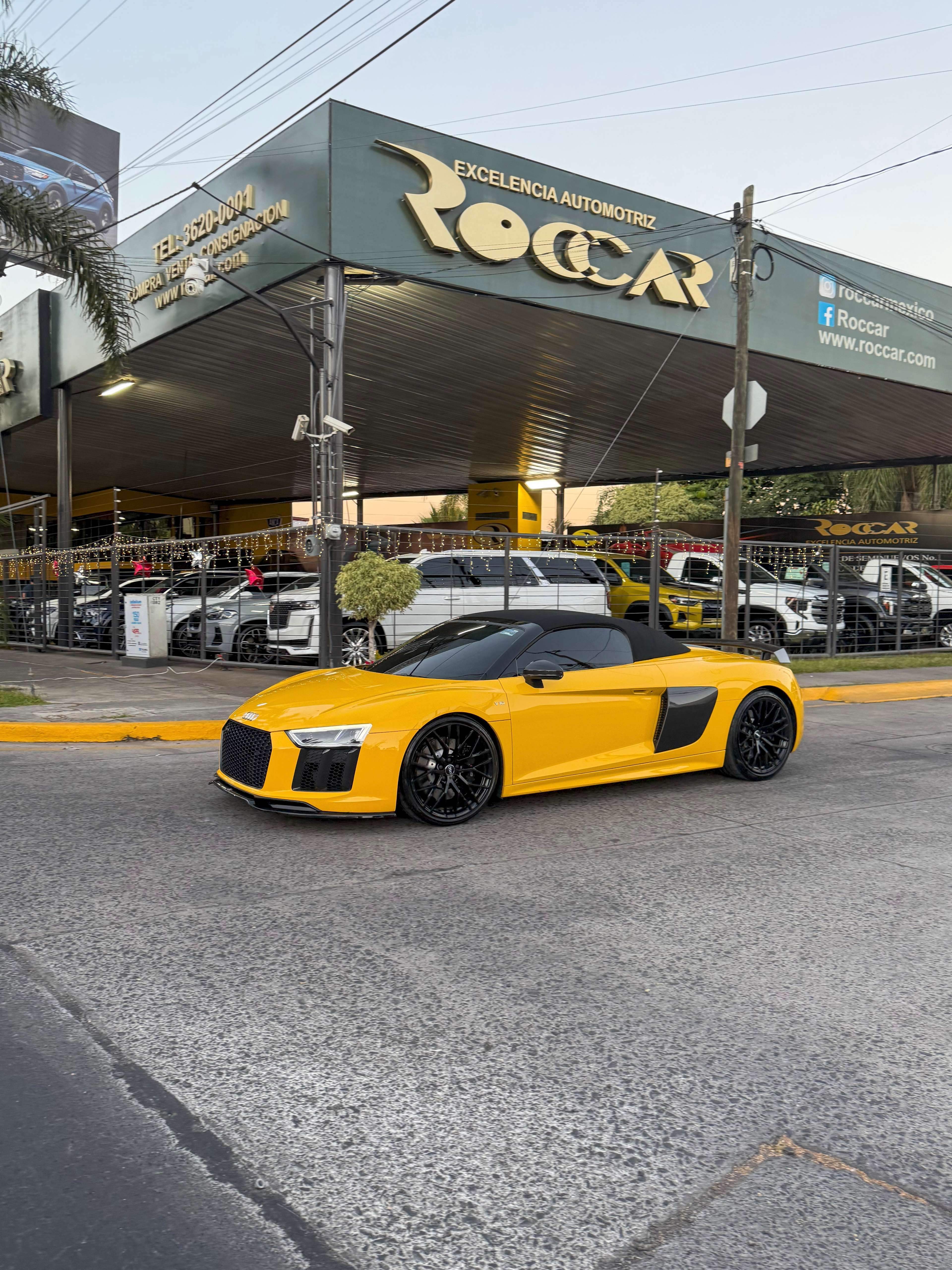 Car image 18