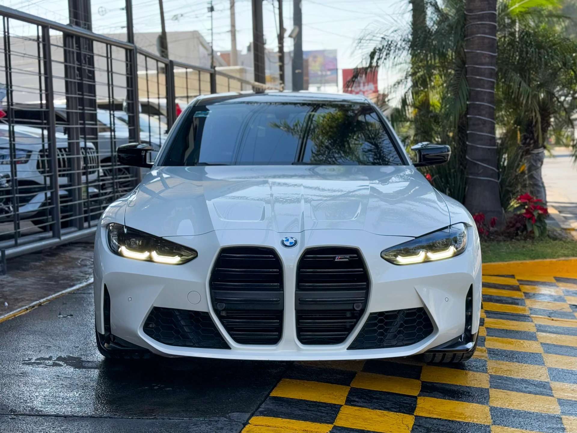 Car image 3