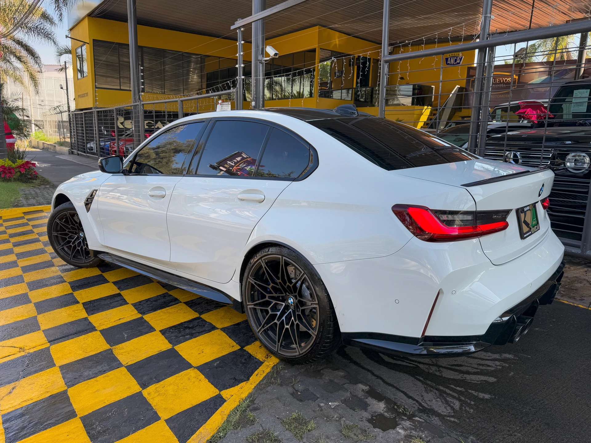 Car image 8