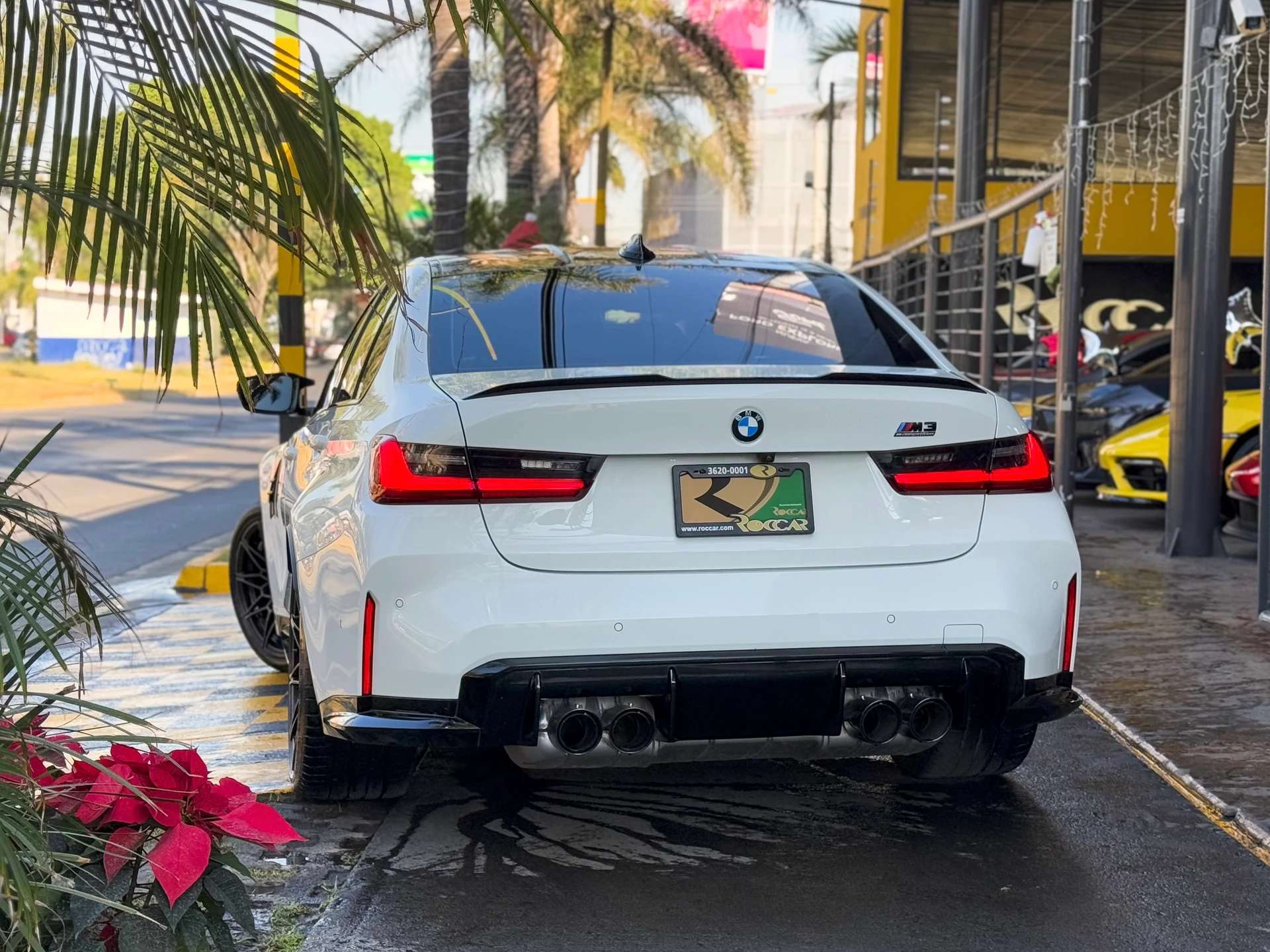 Car image 10