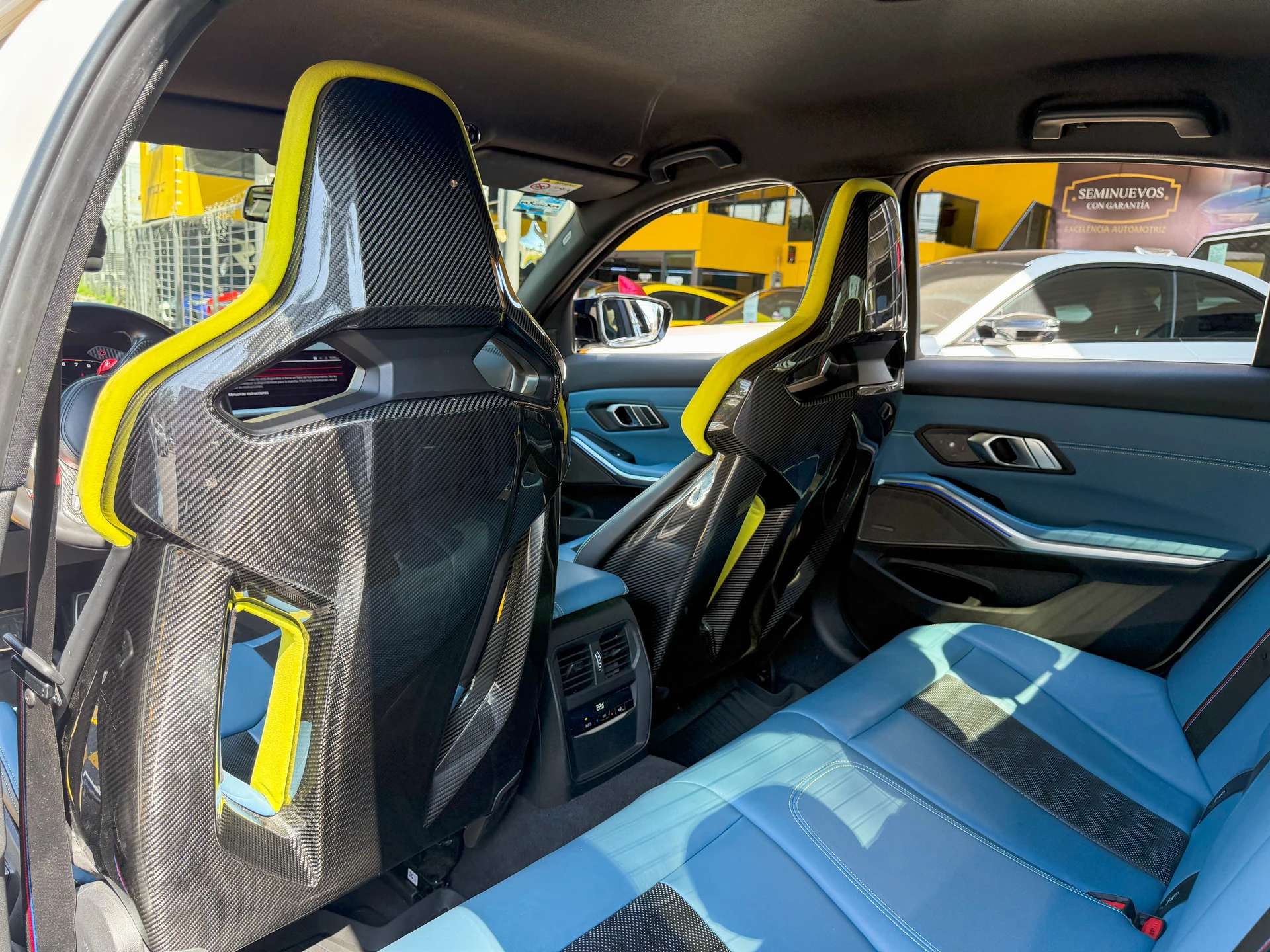 Car image 25