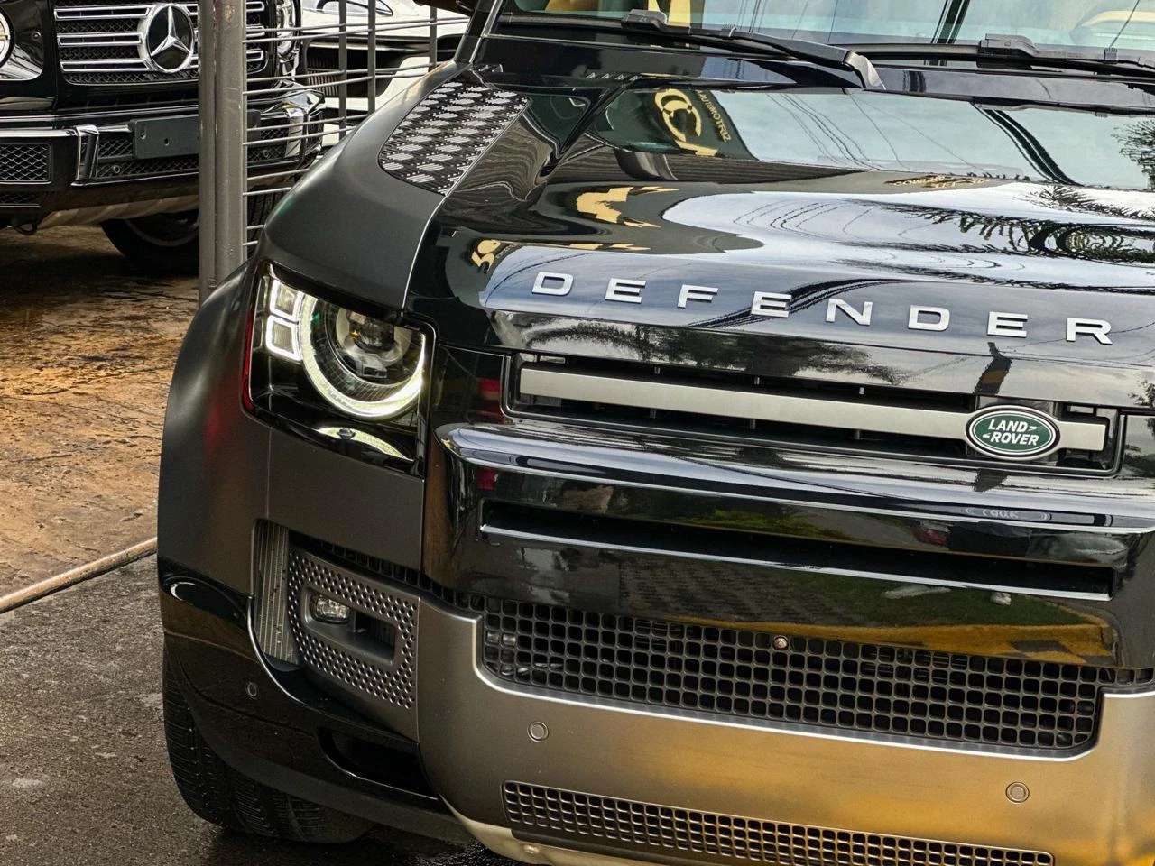 Car image 8