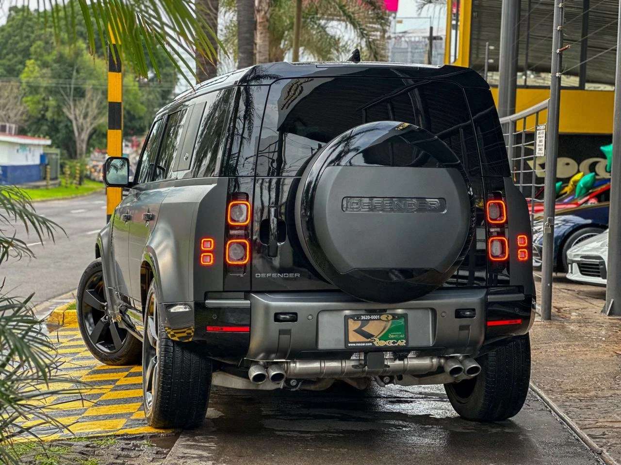 Car image 13