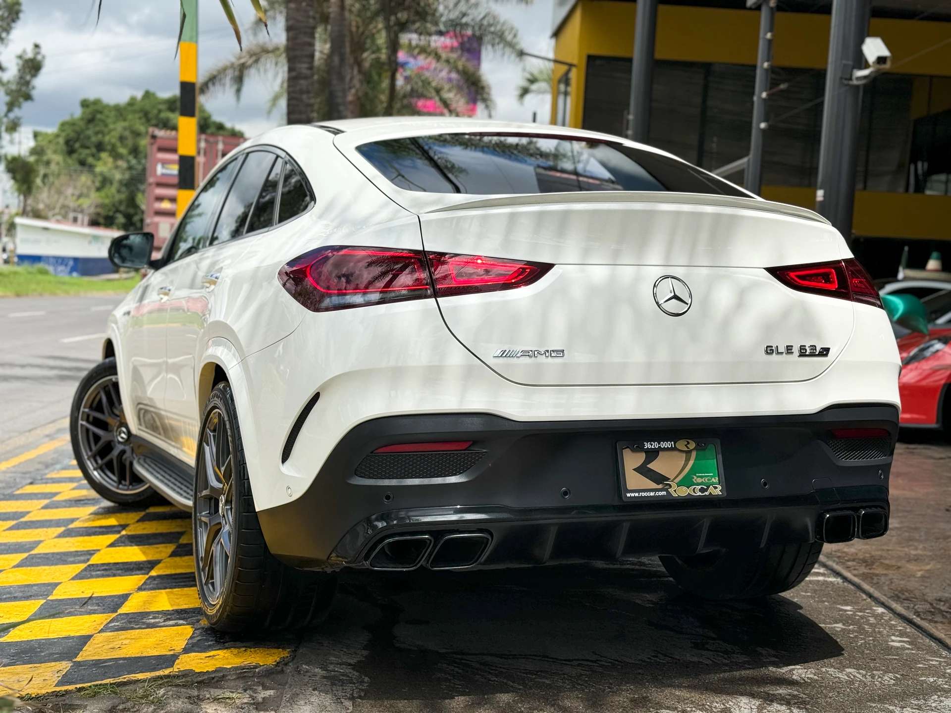 Car image 9