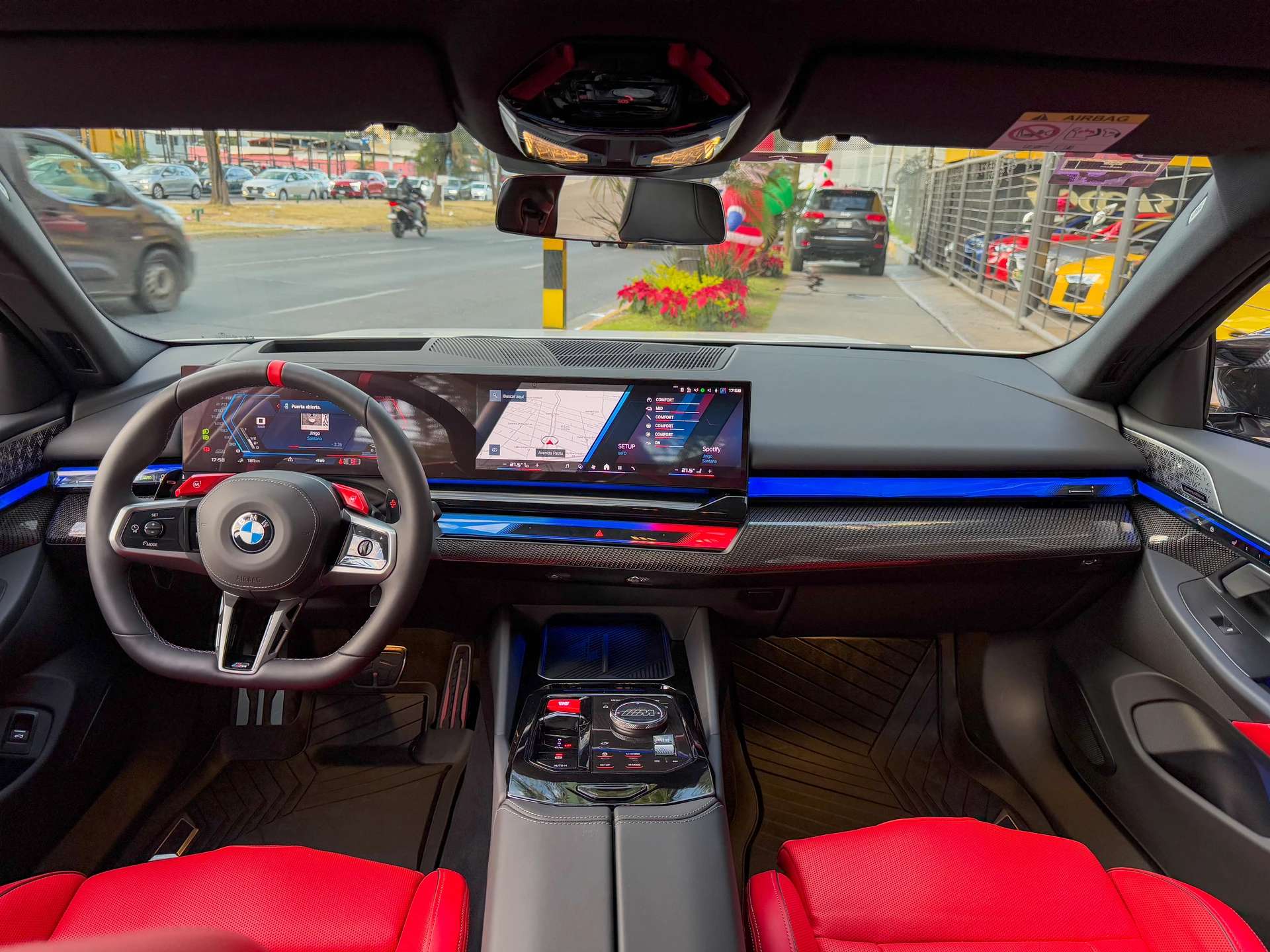 Car image 13