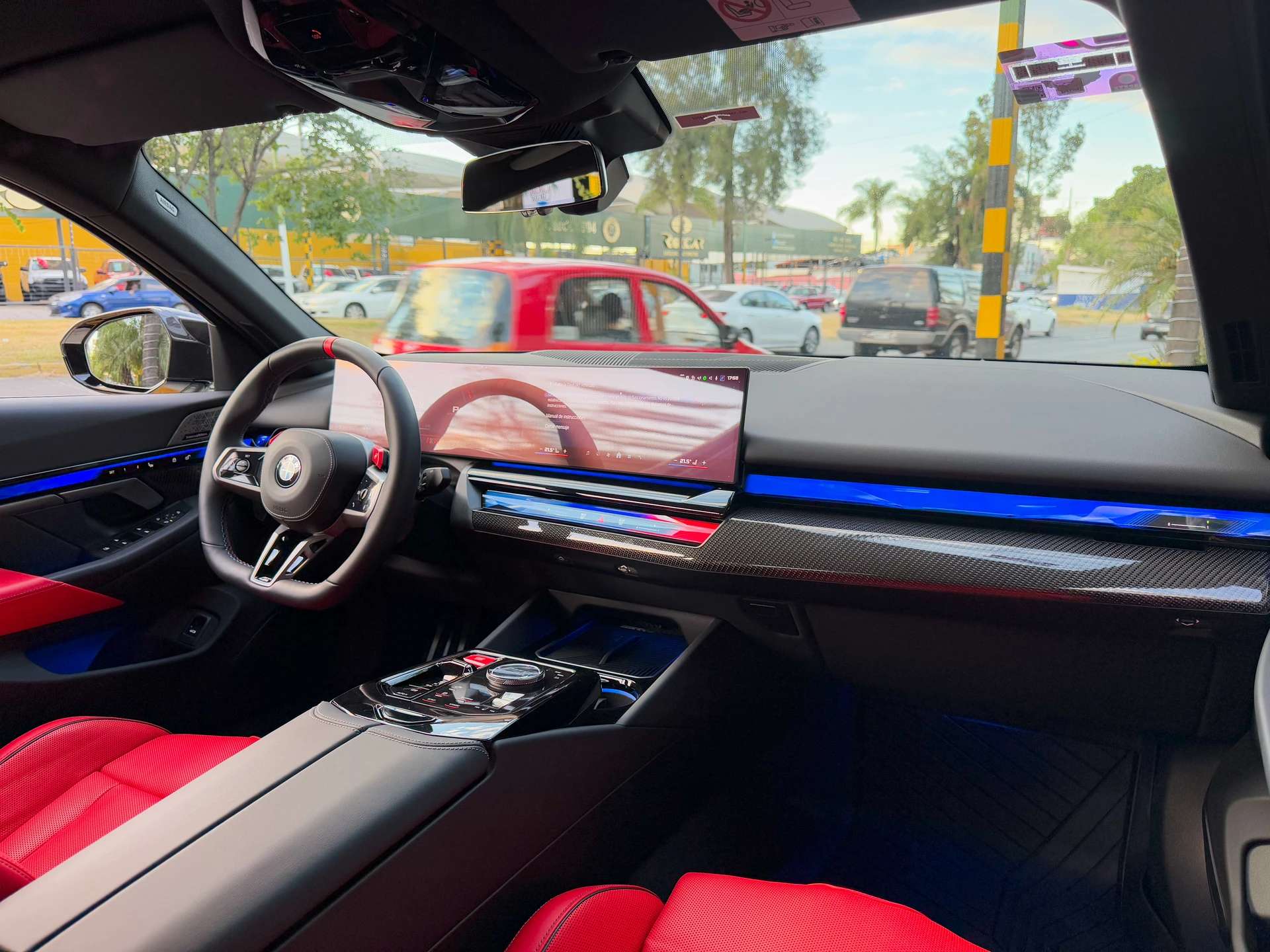 Car image 16
