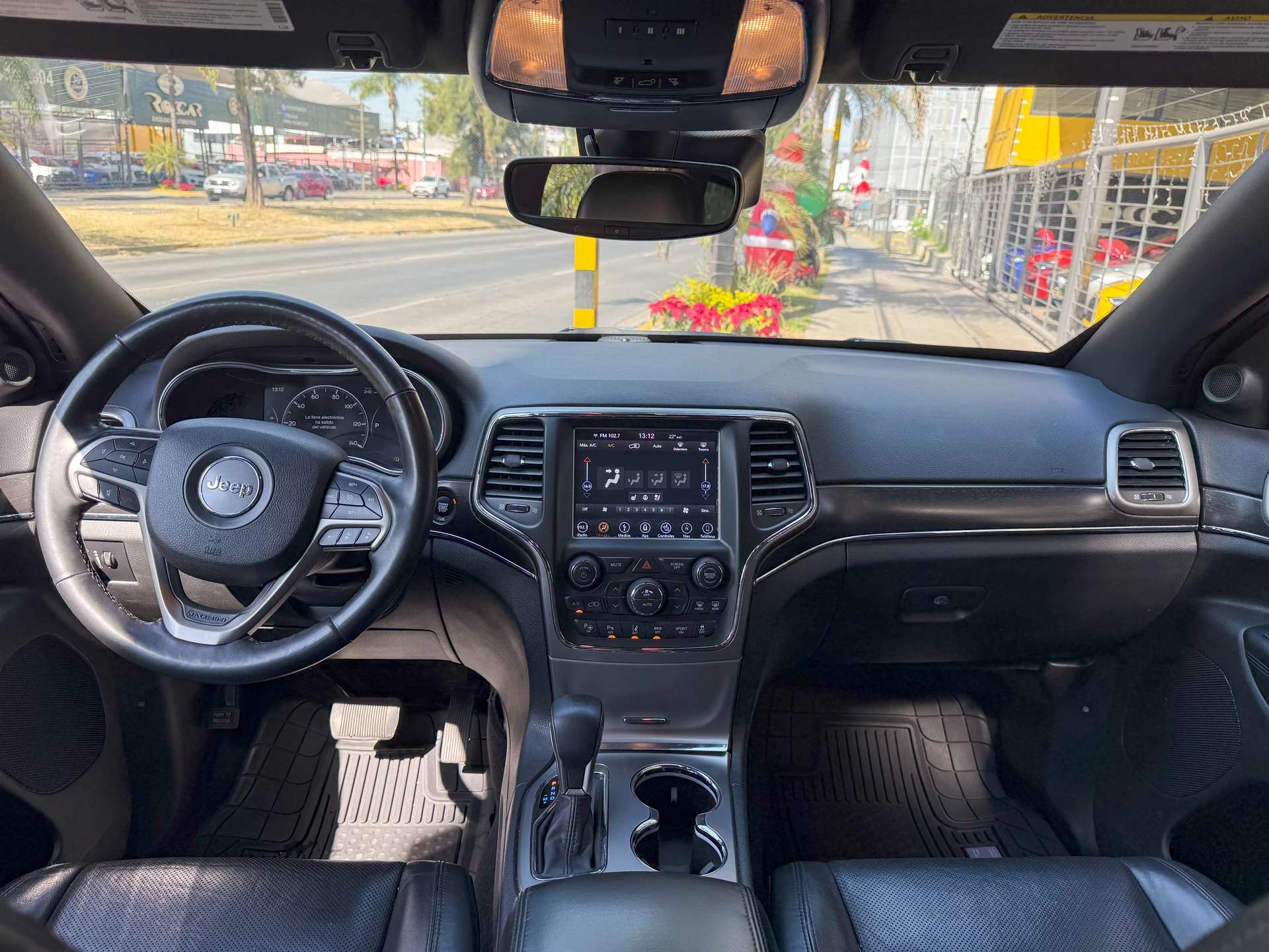 Car image 10