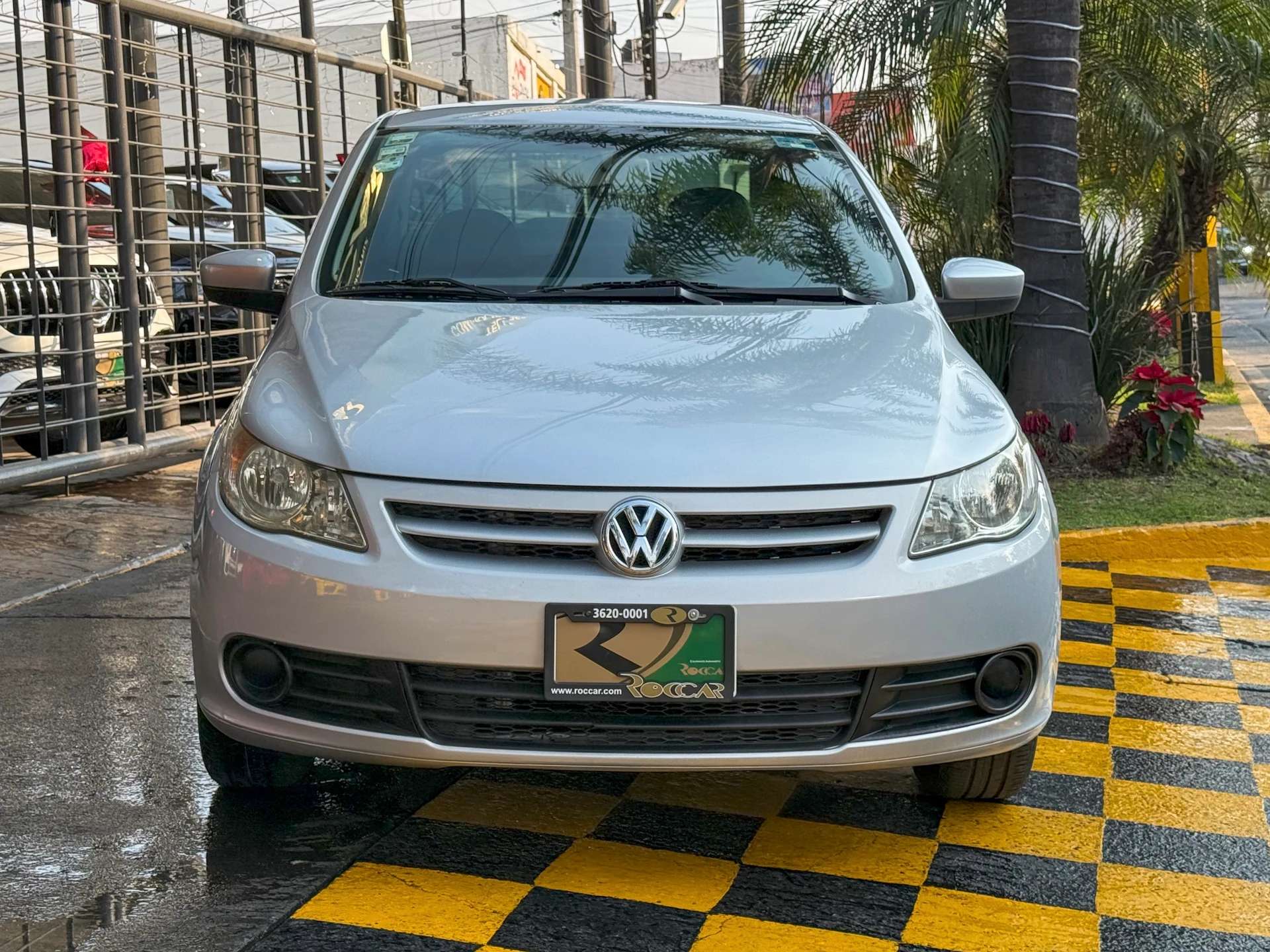 Car image 3