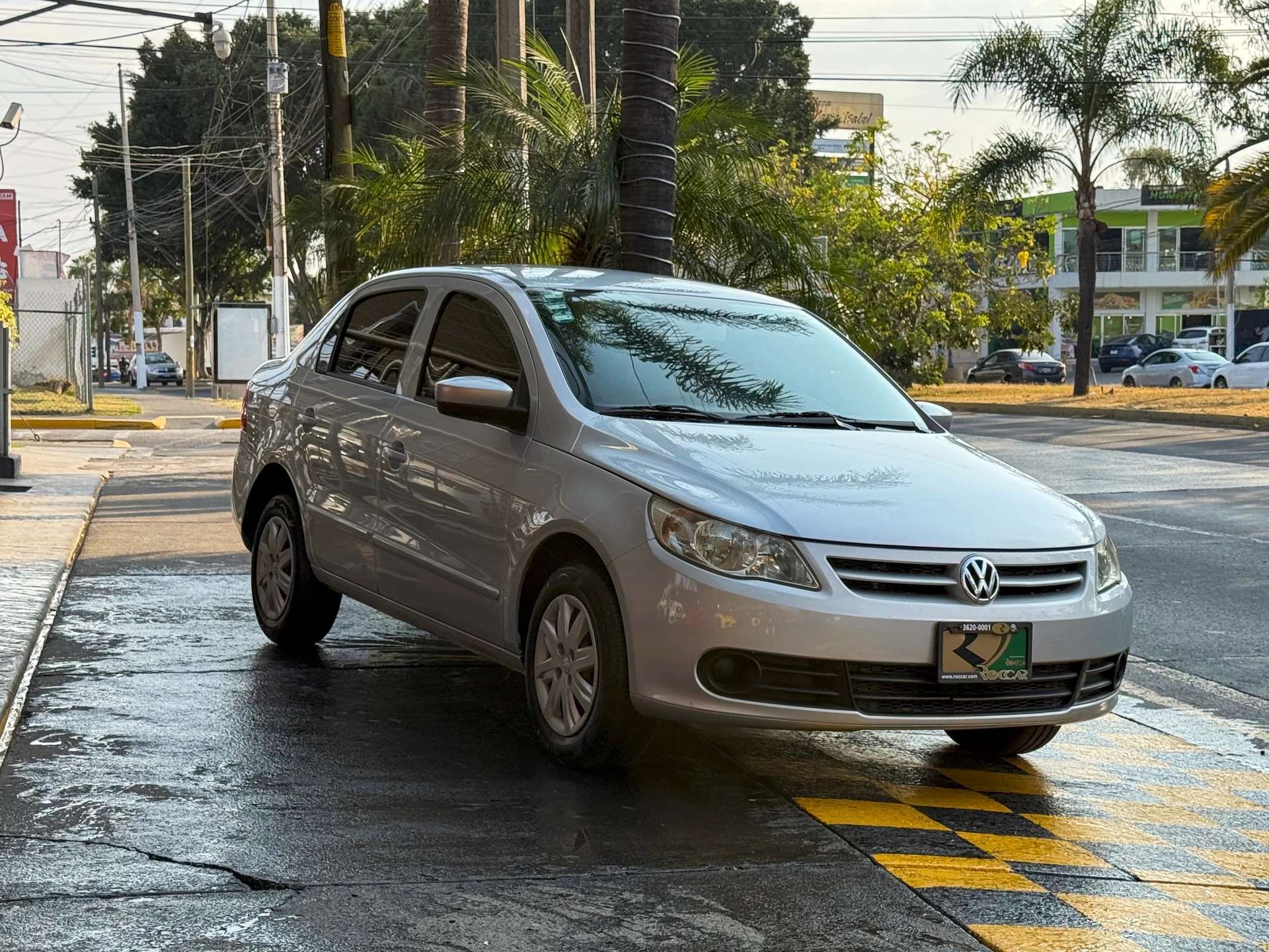 Car image 4