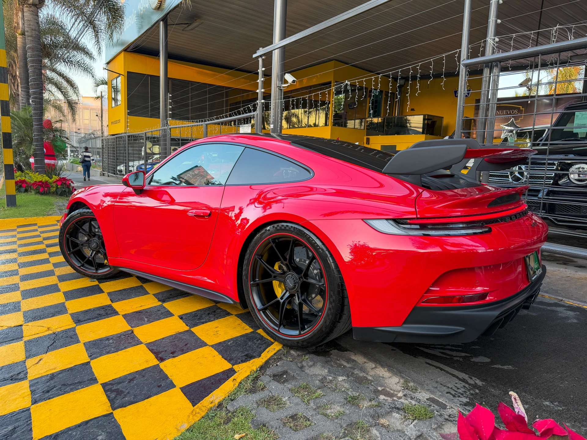 Car image 10