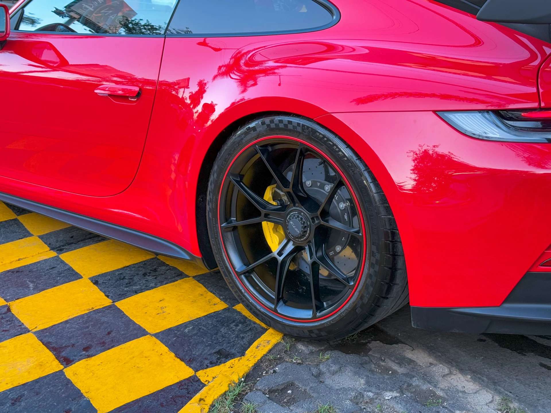 Car image 11