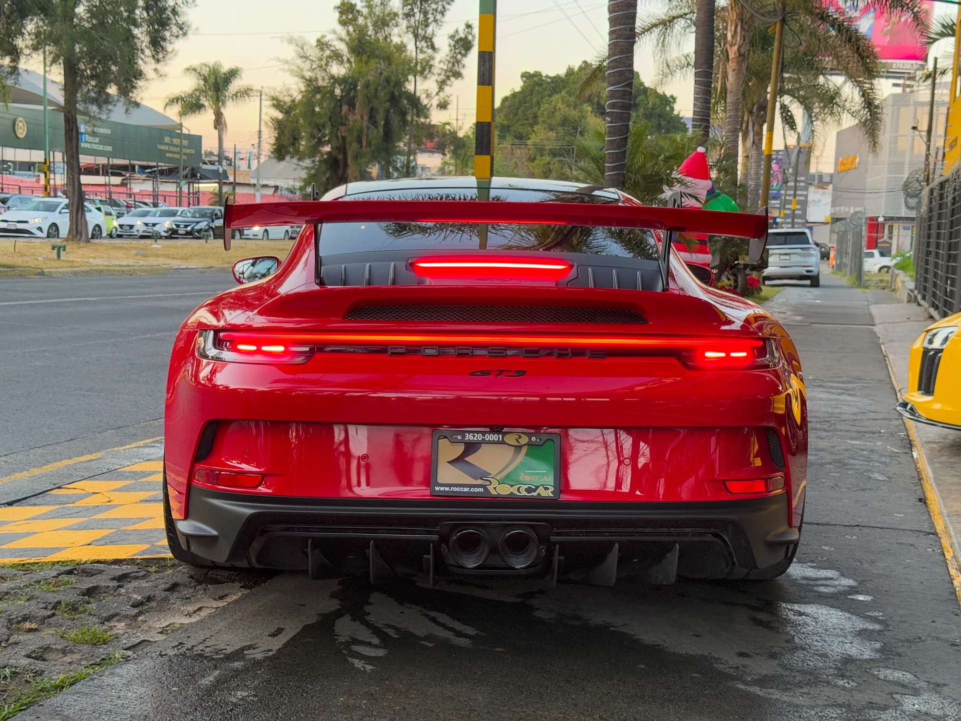 Car image 17