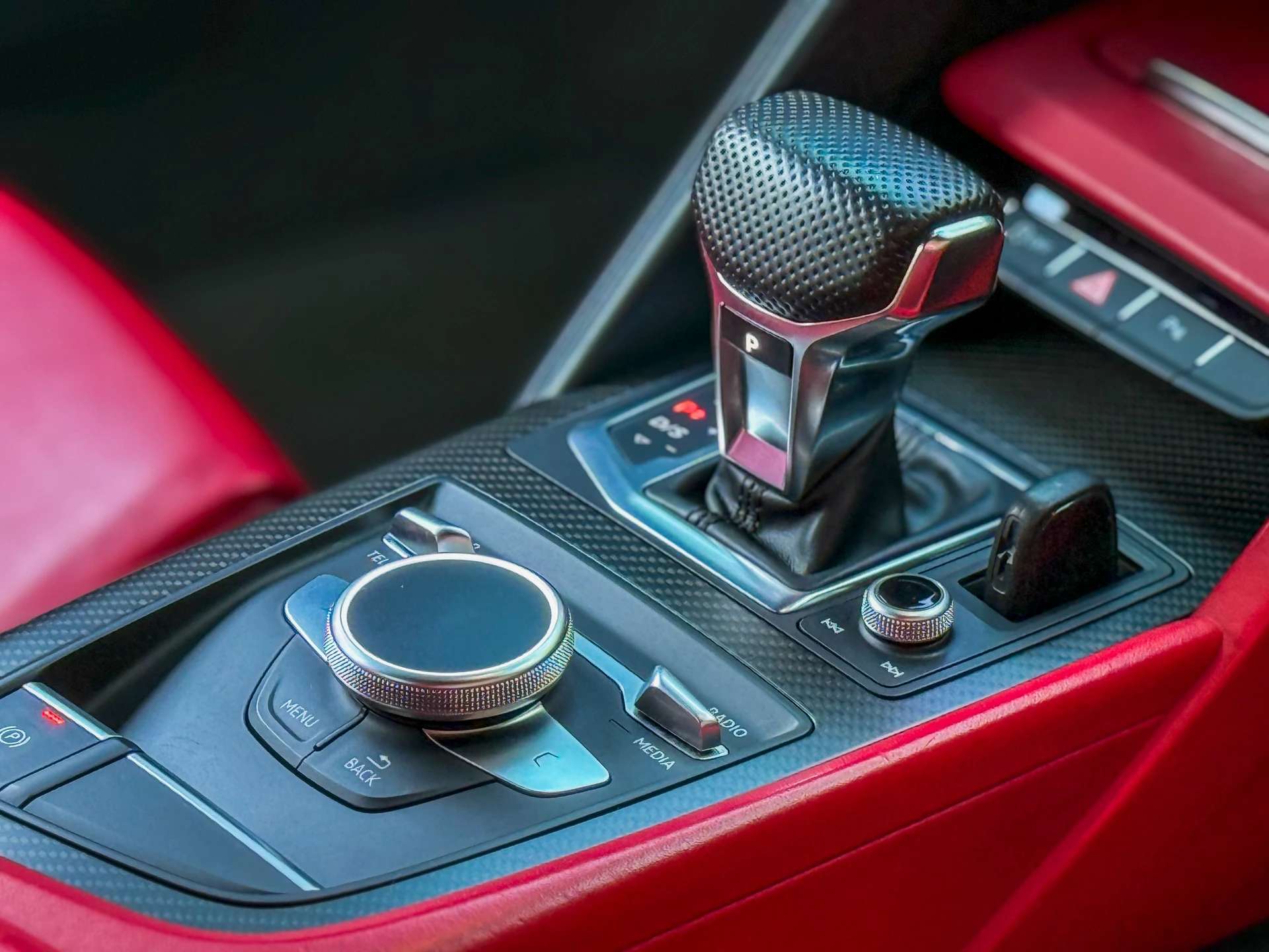 Car image 23