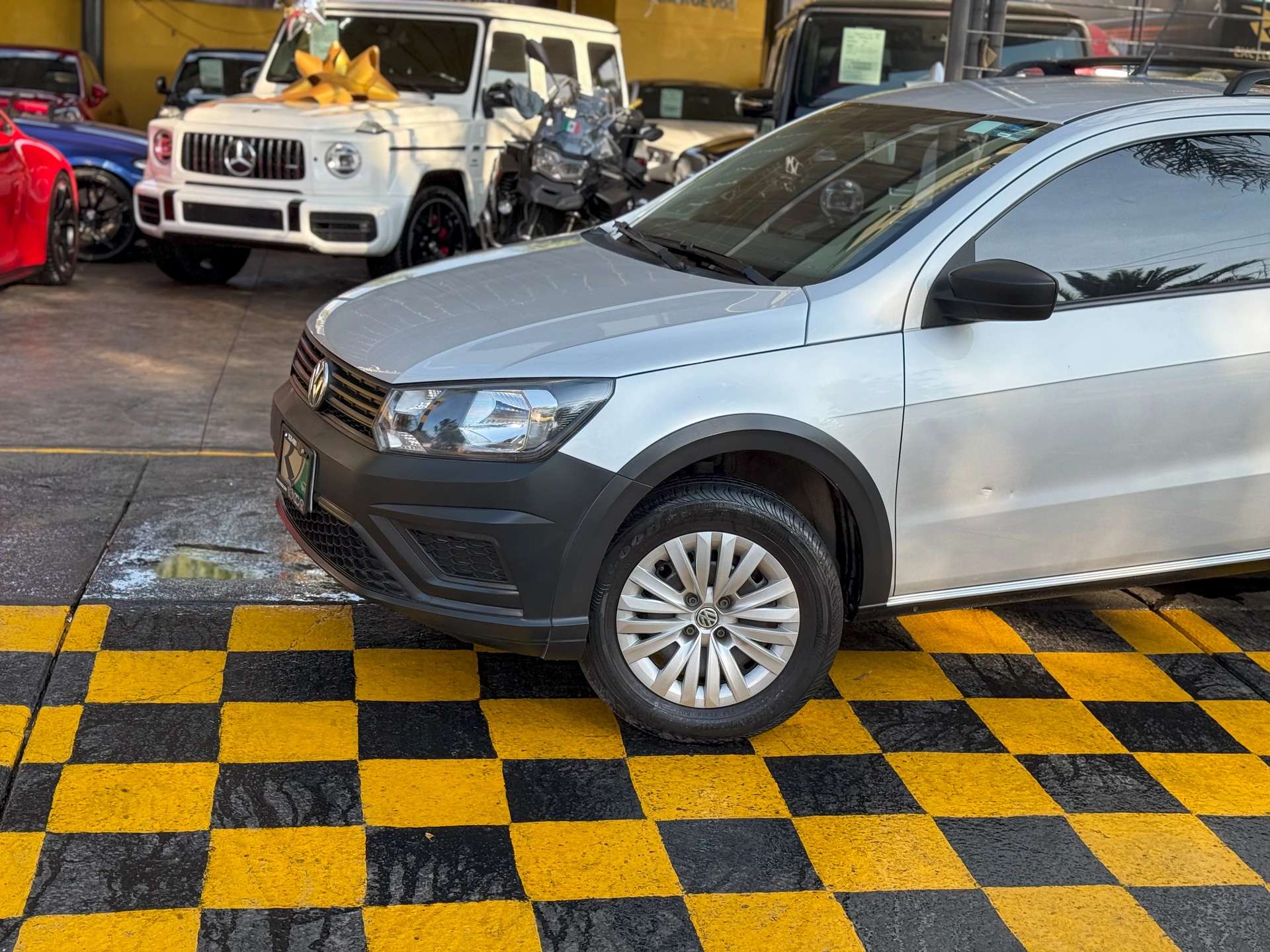 Car image 2