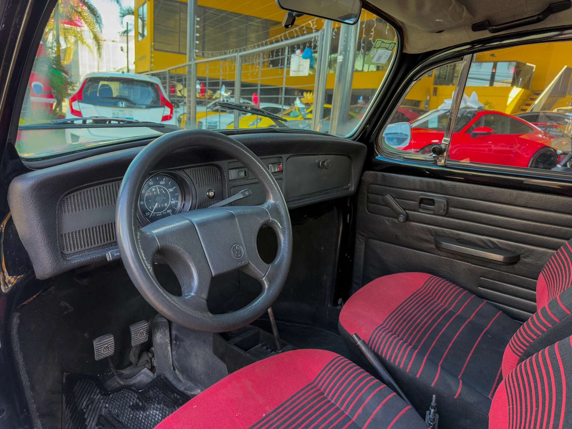 Car image 9