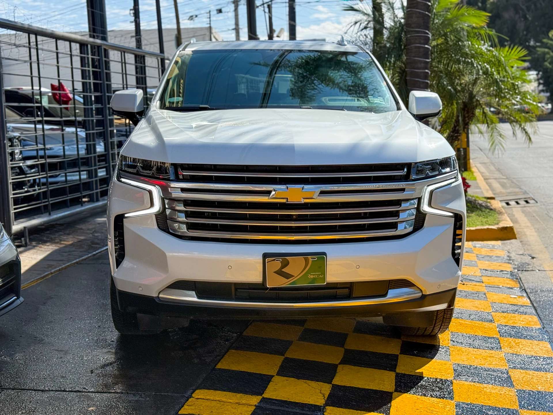 Car image 3
