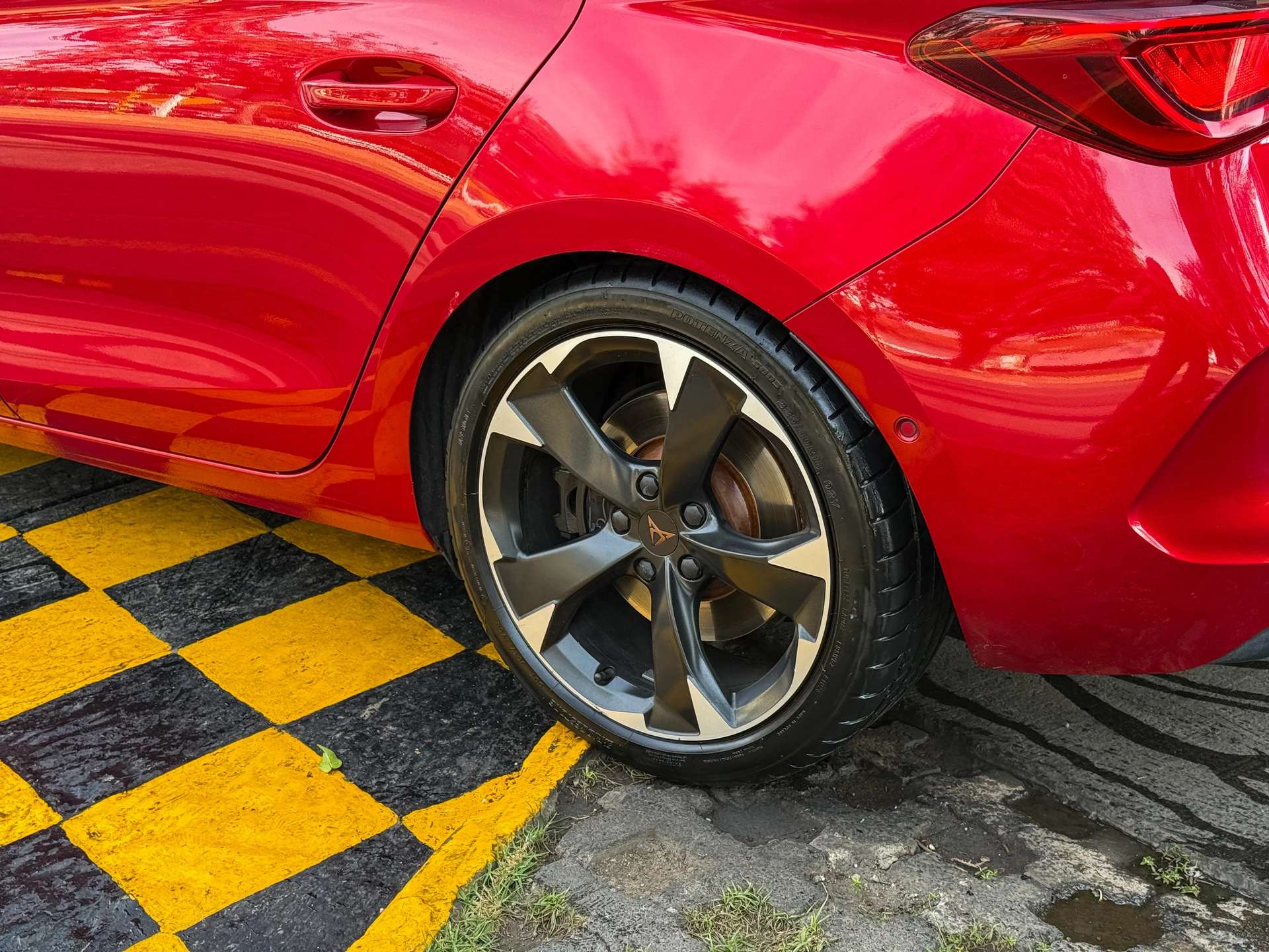 Car image 8