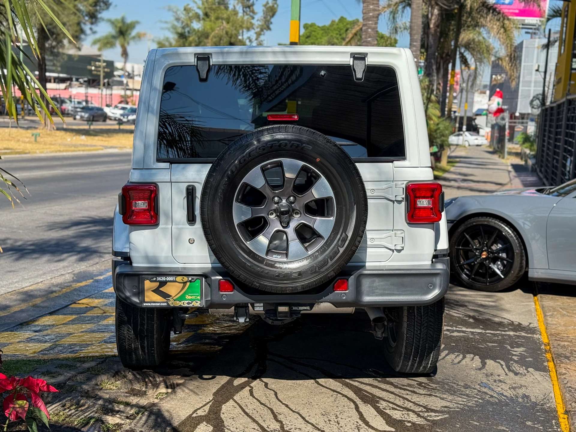 Car image 7