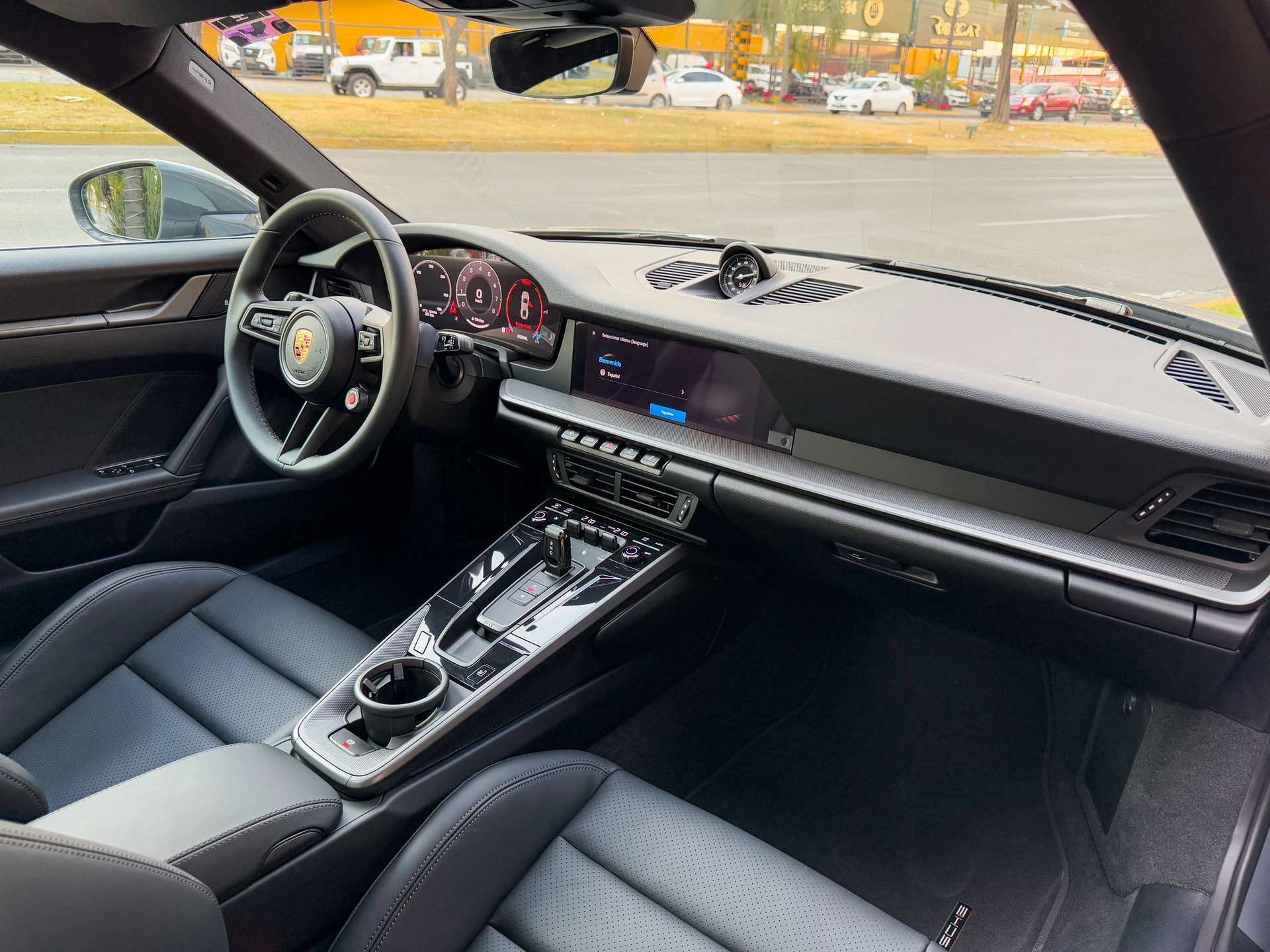 Car image 18