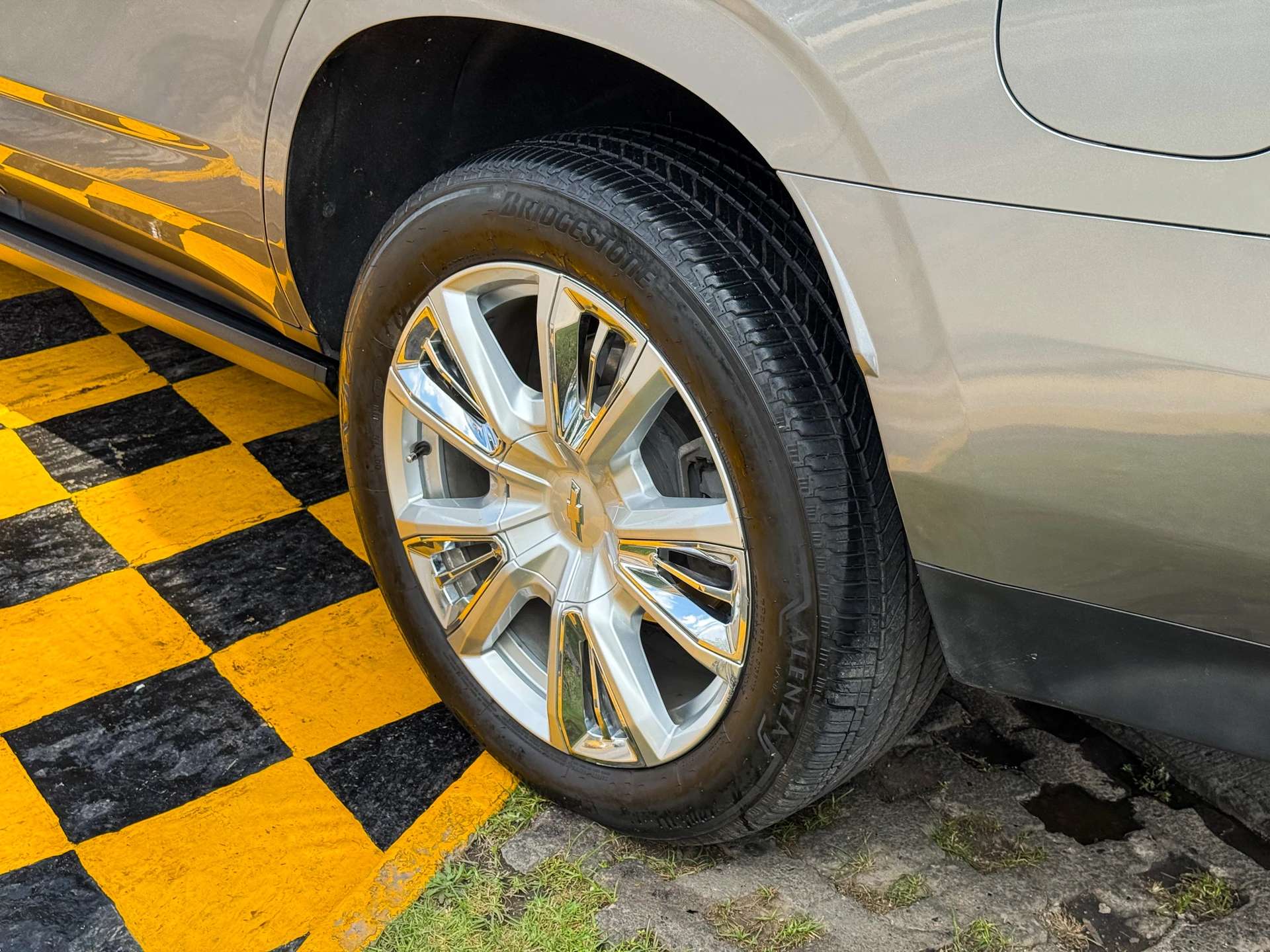 Car image 8