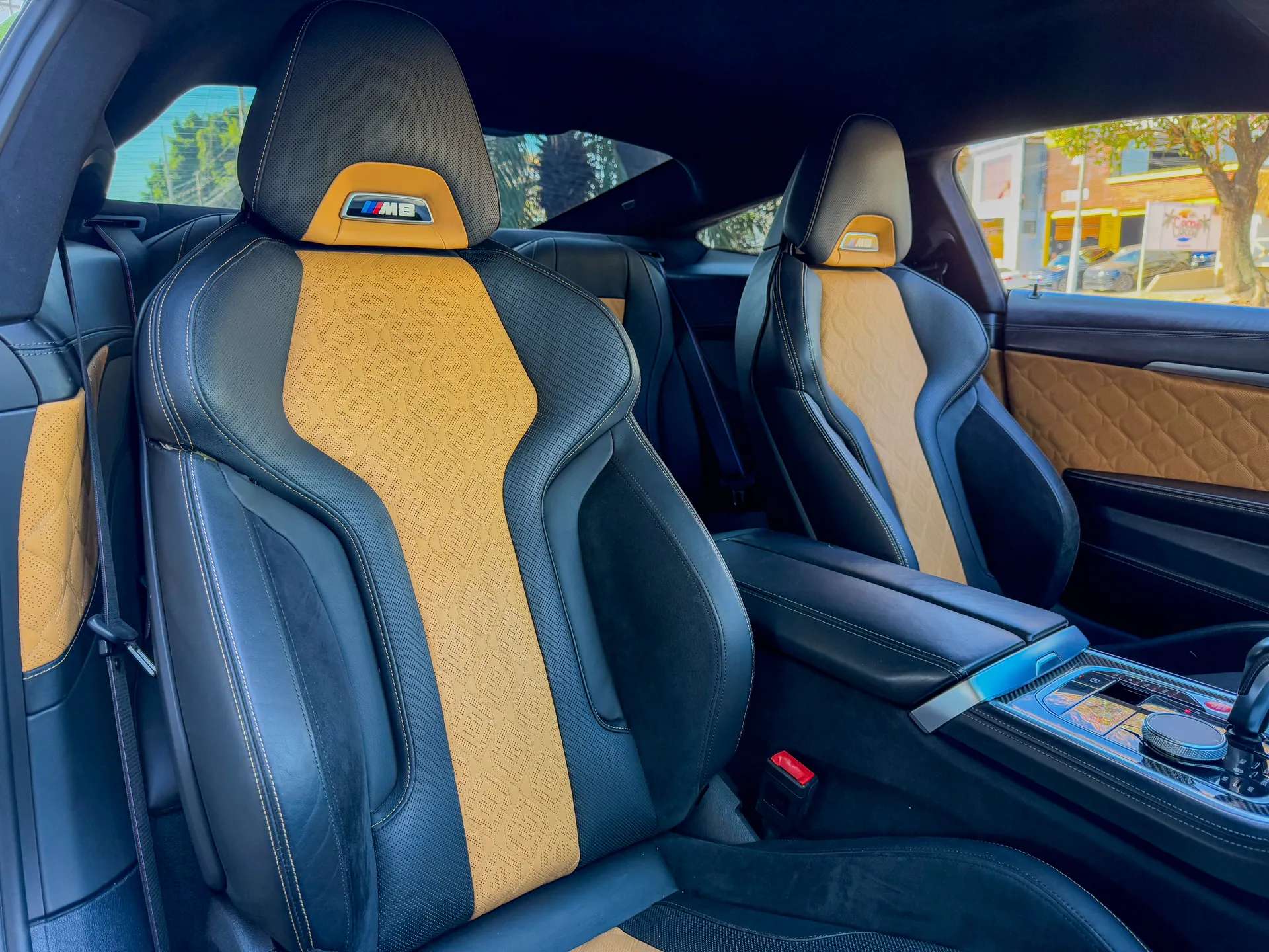 Car image 17