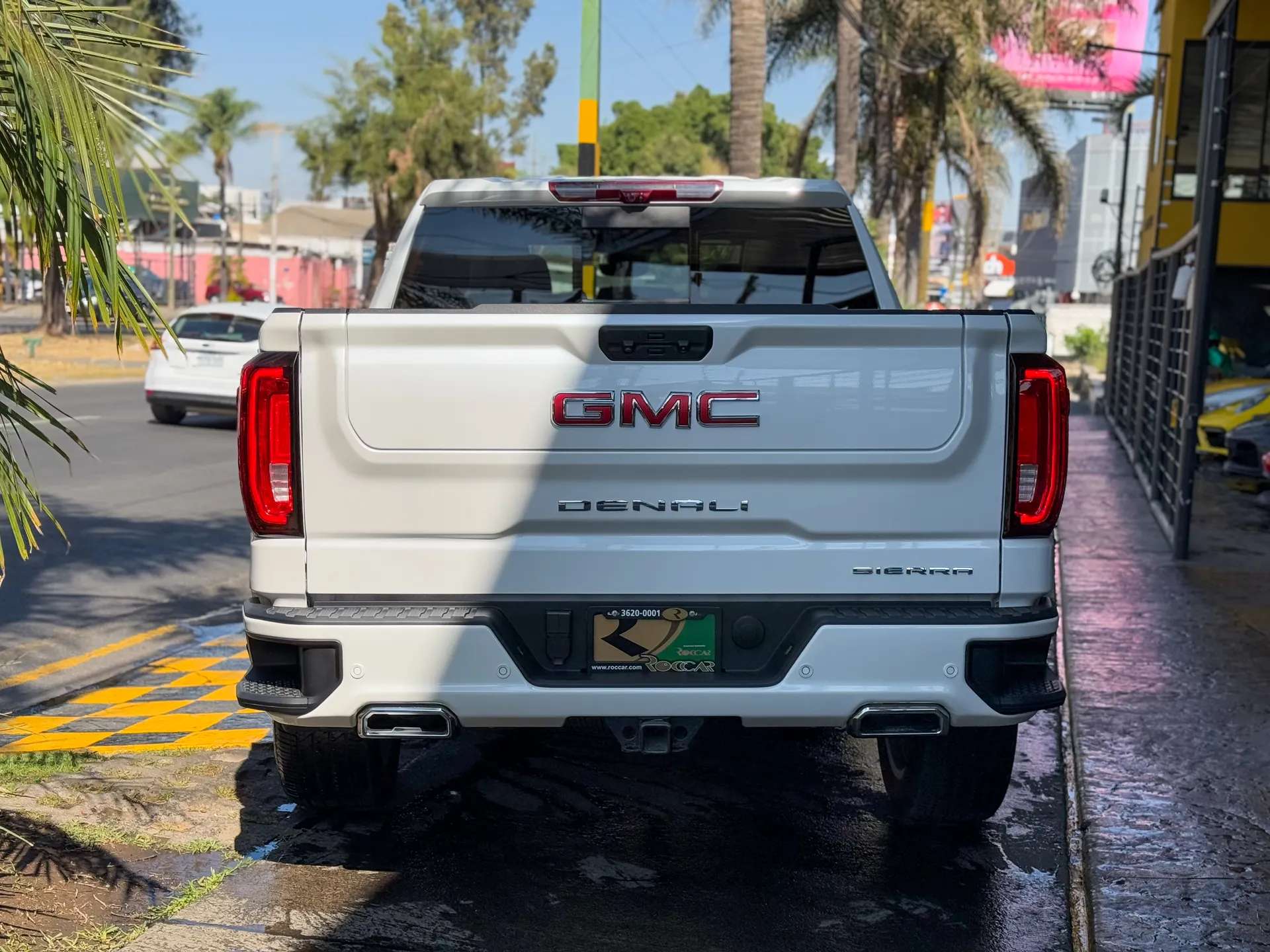 Car image 10