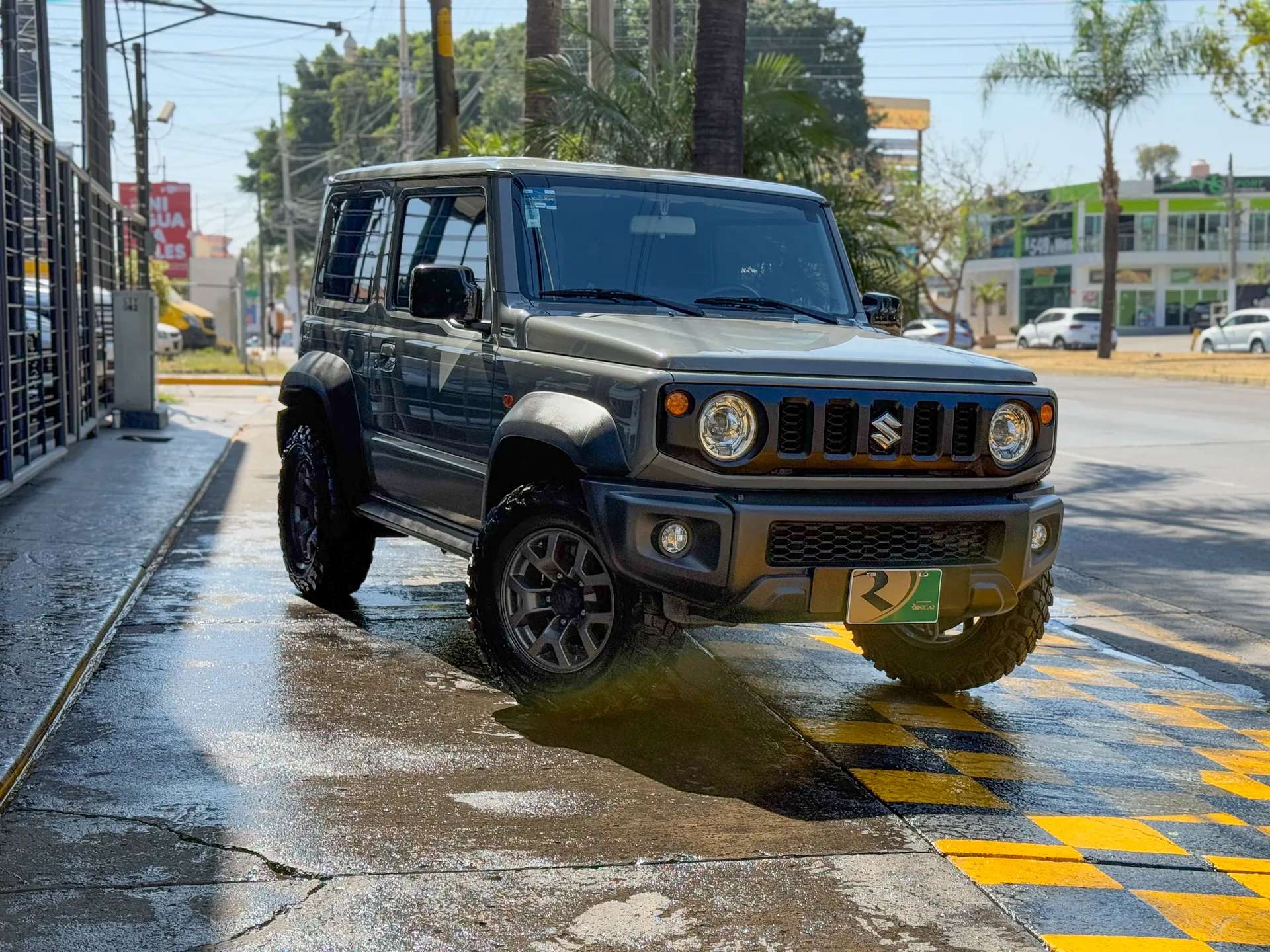 Car image 4