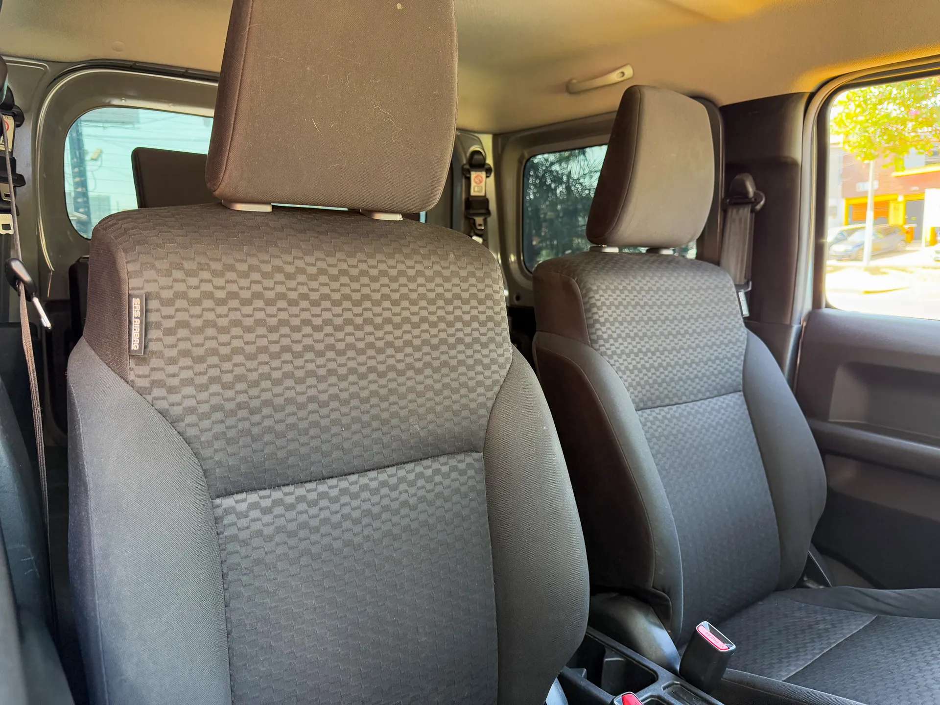 Car image 13