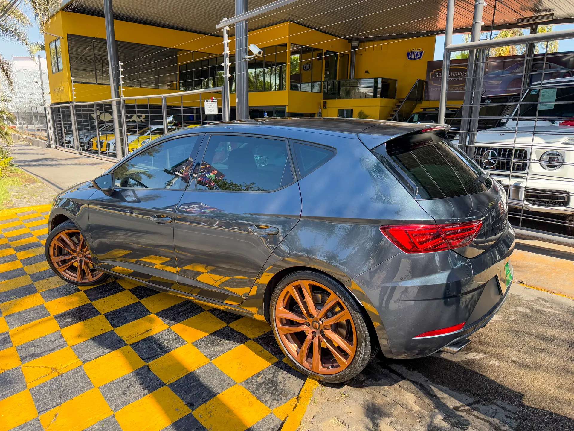 Car image 6