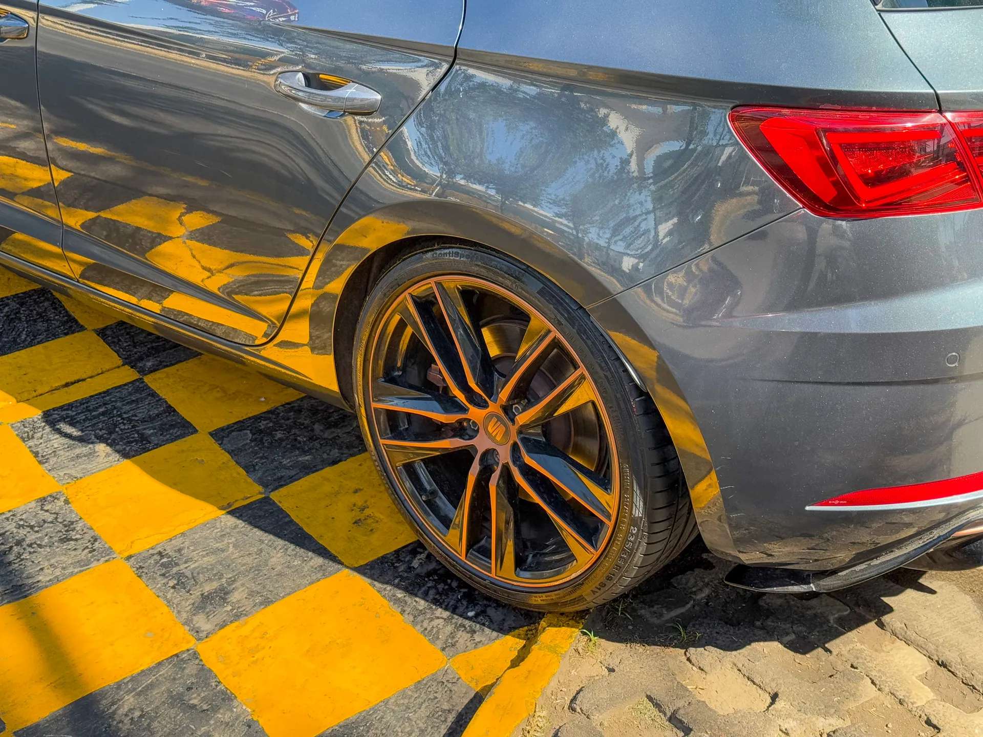Car image 7
